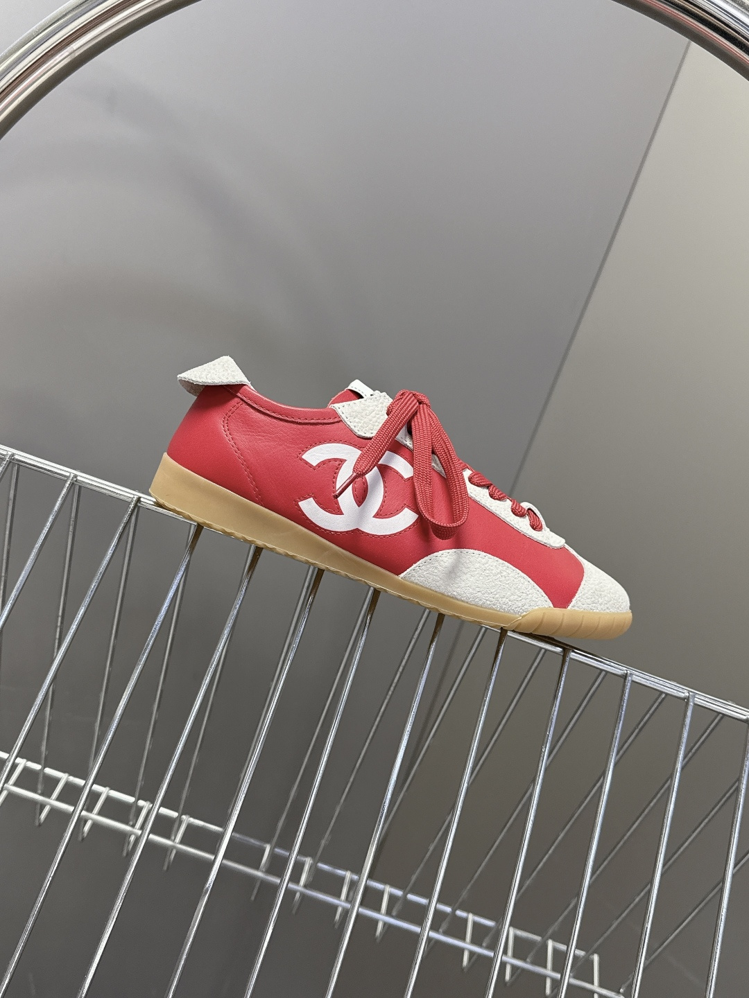 CHANEL香奈儿26P最新春夏款休闲鞋 德训鞋 超多明星时尚博主种草 专柜断货王 一鞋难求 这季新款简