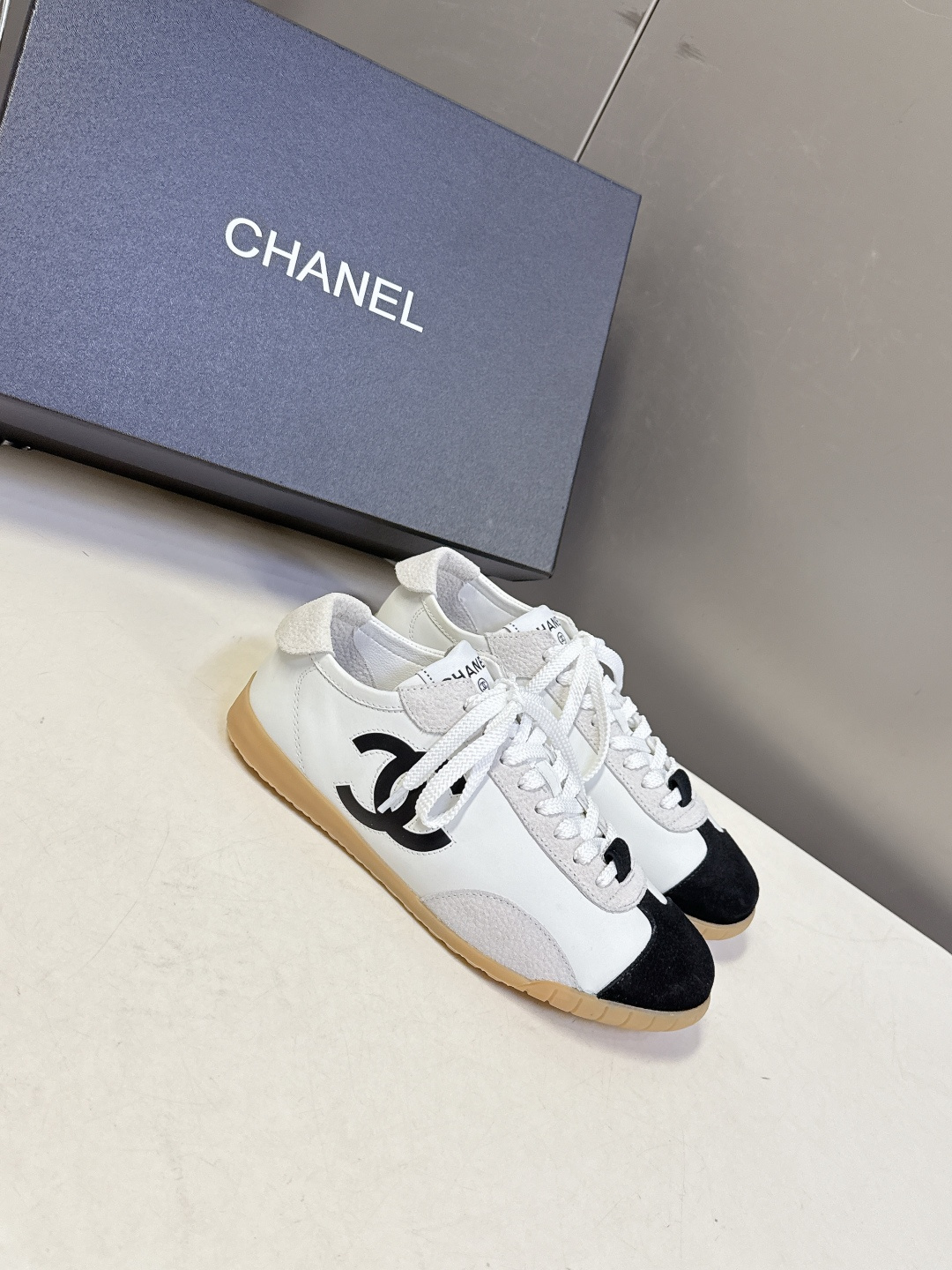 CHANEL香奈儿26P最新春夏款休闲鞋 德训鞋 超多明星时尚博主种草 专柜断货王 一鞋难求 这季新款简
