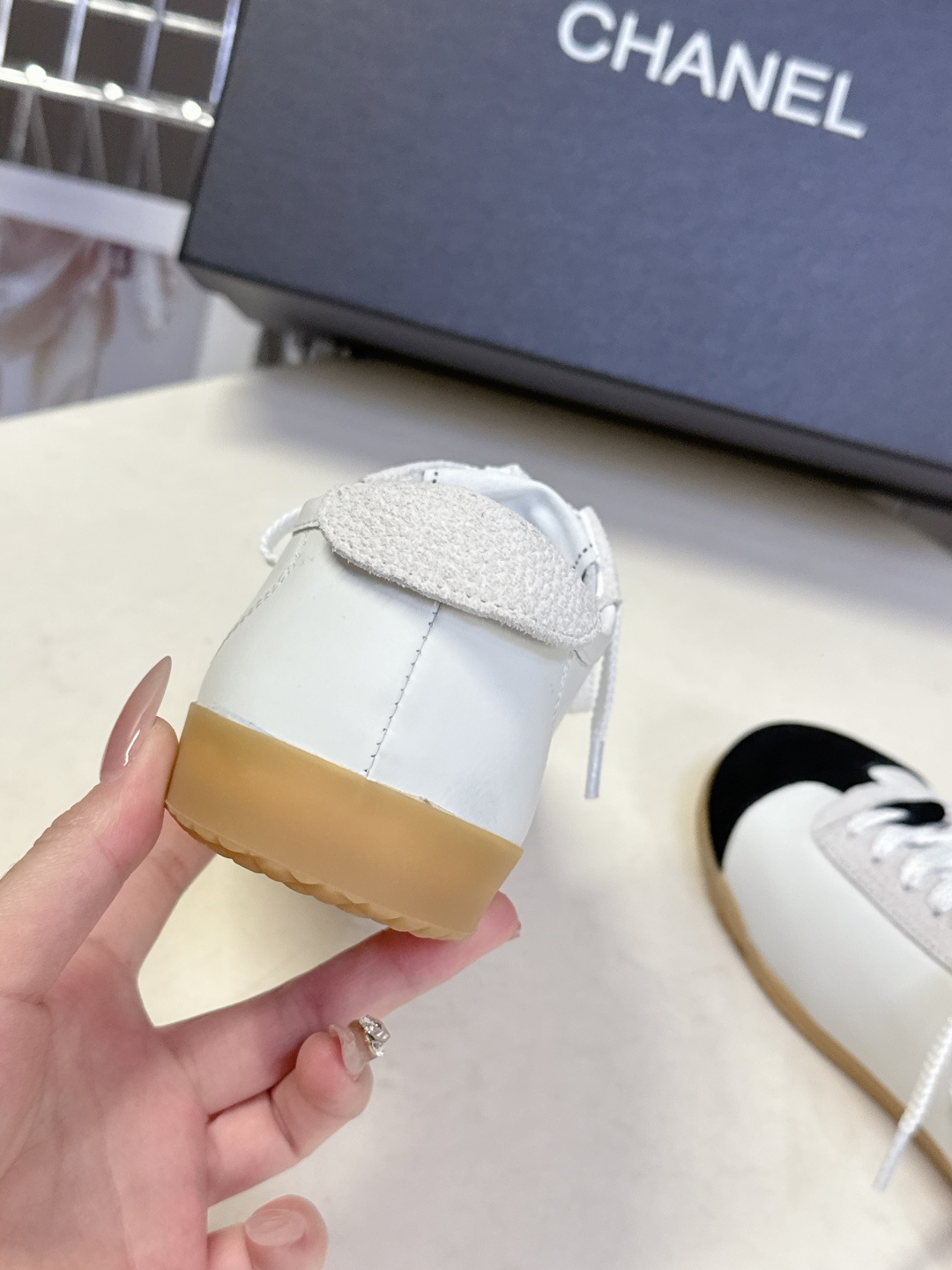 CHANEL香奈儿26P最新春夏款休闲鞋 德训鞋 超多明星时尚博主种草 专柜断货王 一鞋难求 这季新款简