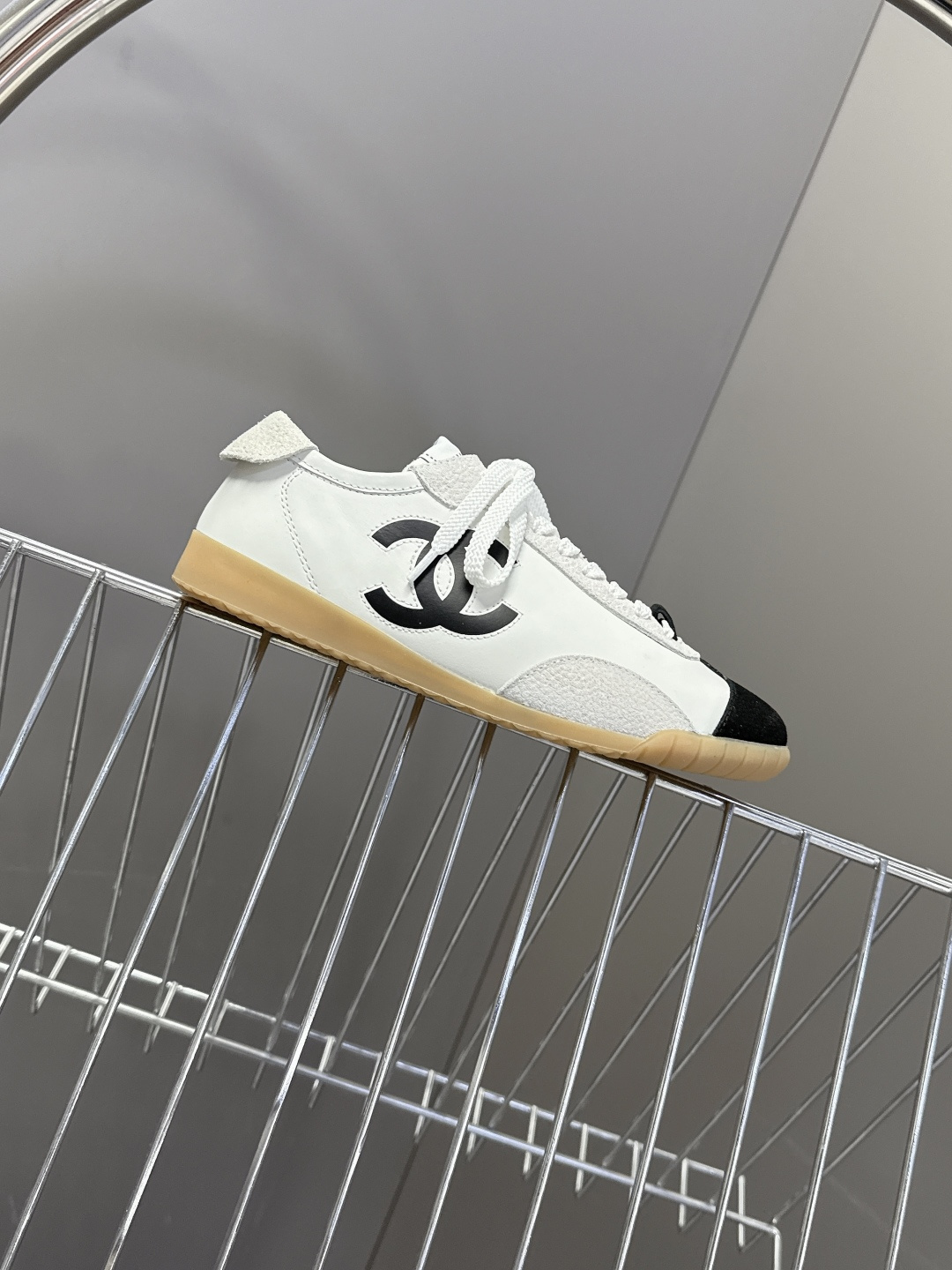 CHANEL香奈儿26P最新春夏款休闲鞋 德训鞋 超多明星时尚博主种草 专柜断货王 一鞋难求 这季新款简