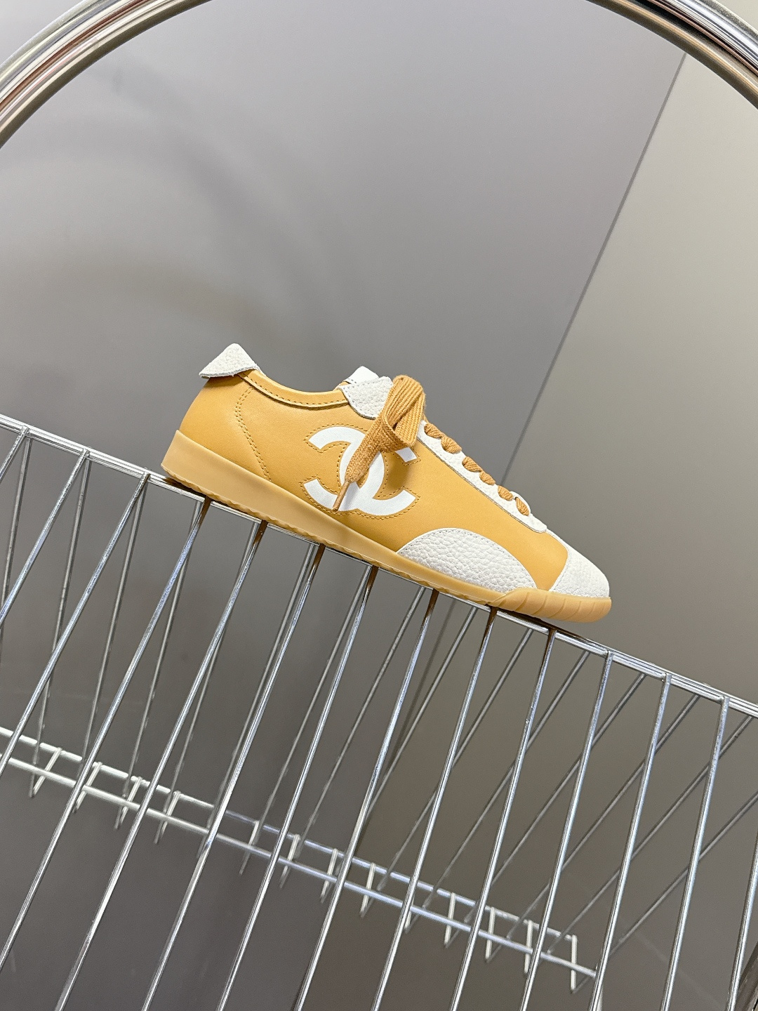 CHANEL香奈儿26P最新春夏款休闲鞋 德训鞋 超多明星时尚博主种草 专柜断货王 一鞋难求 这季新款简