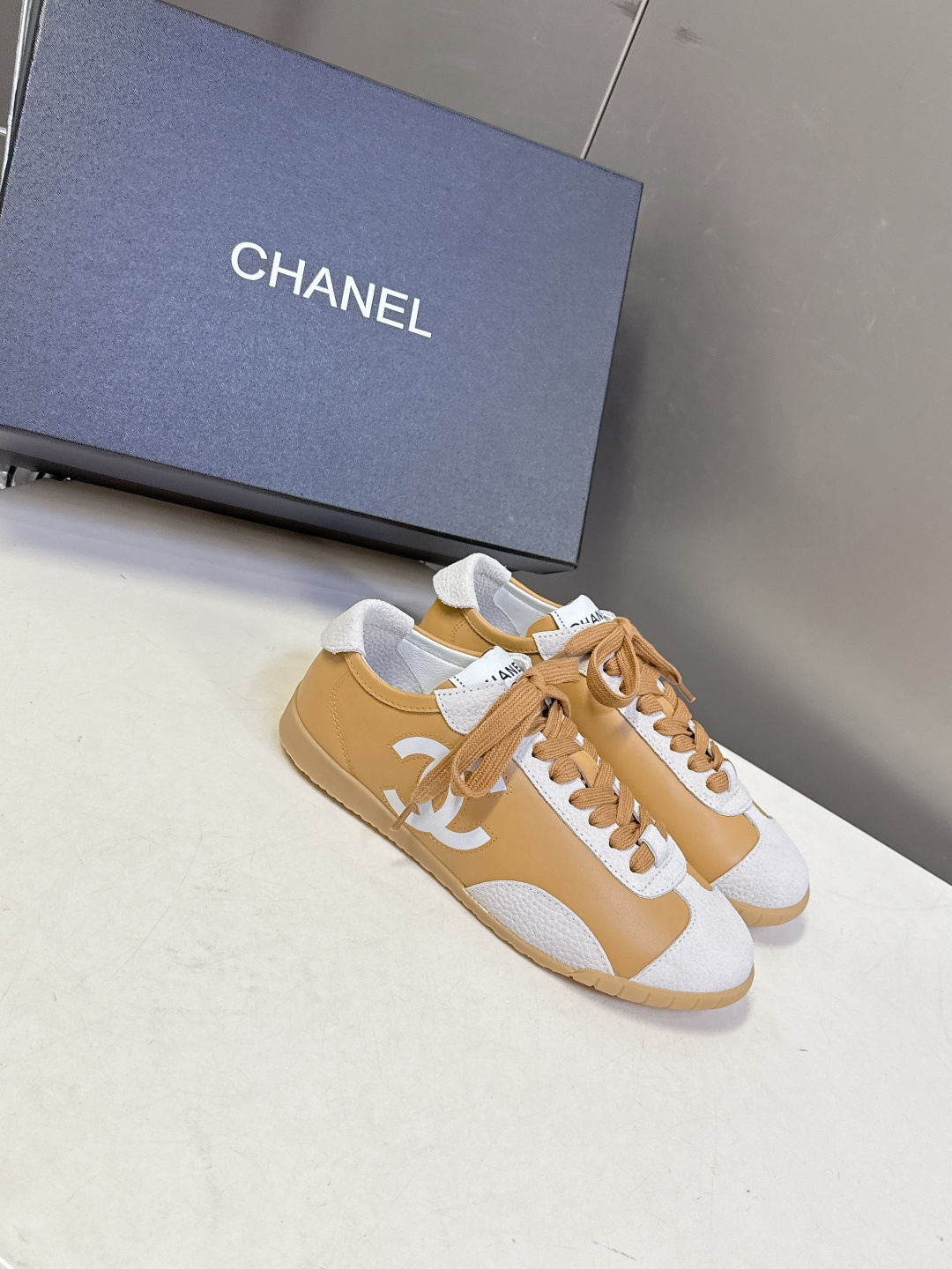 CHANEL香奈儿26P最新春夏款休闲鞋 德训鞋 超多明星时尚博主种草 专柜断货王 一鞋难求 这季新款简