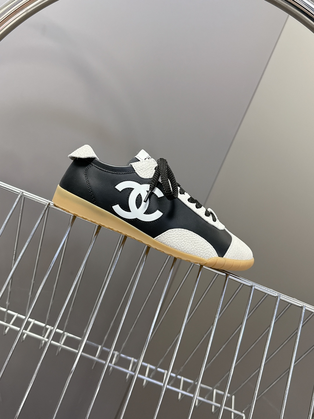 CHANEL香奈儿26P最新春夏款休闲鞋 德训鞋 超多明星时尚博主种草 专柜断货王 一鞋难求 这季新款简