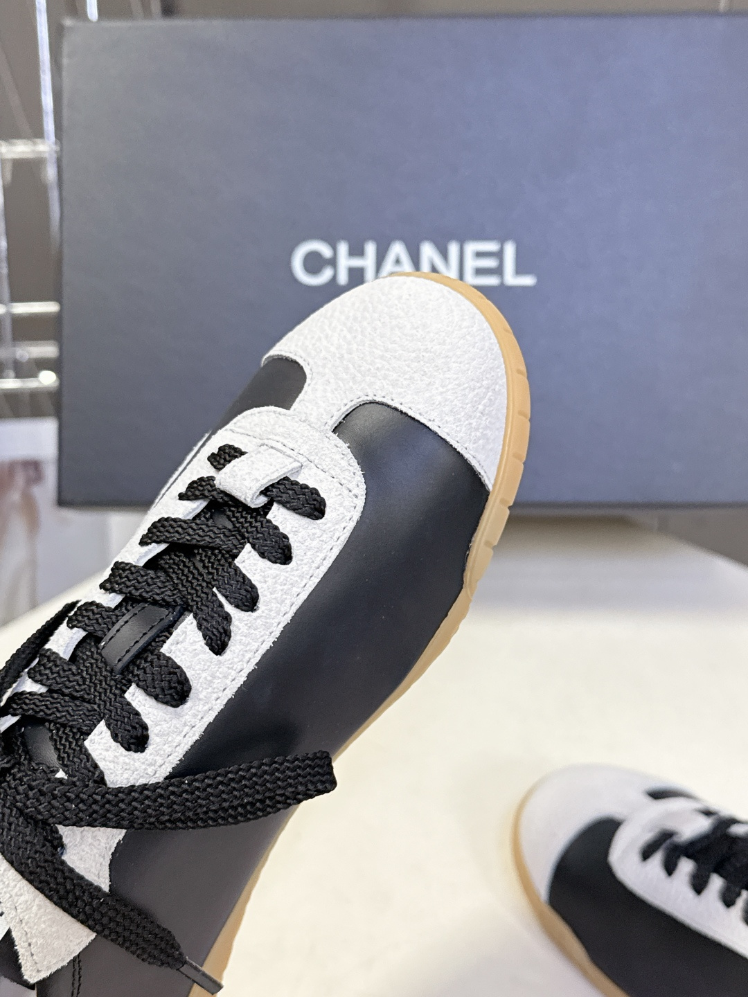 CHANEL香奈儿26P最新春夏款休闲鞋 德训鞋 超多明星时尚博主种草 专柜断货王 一鞋难求 这季新款简