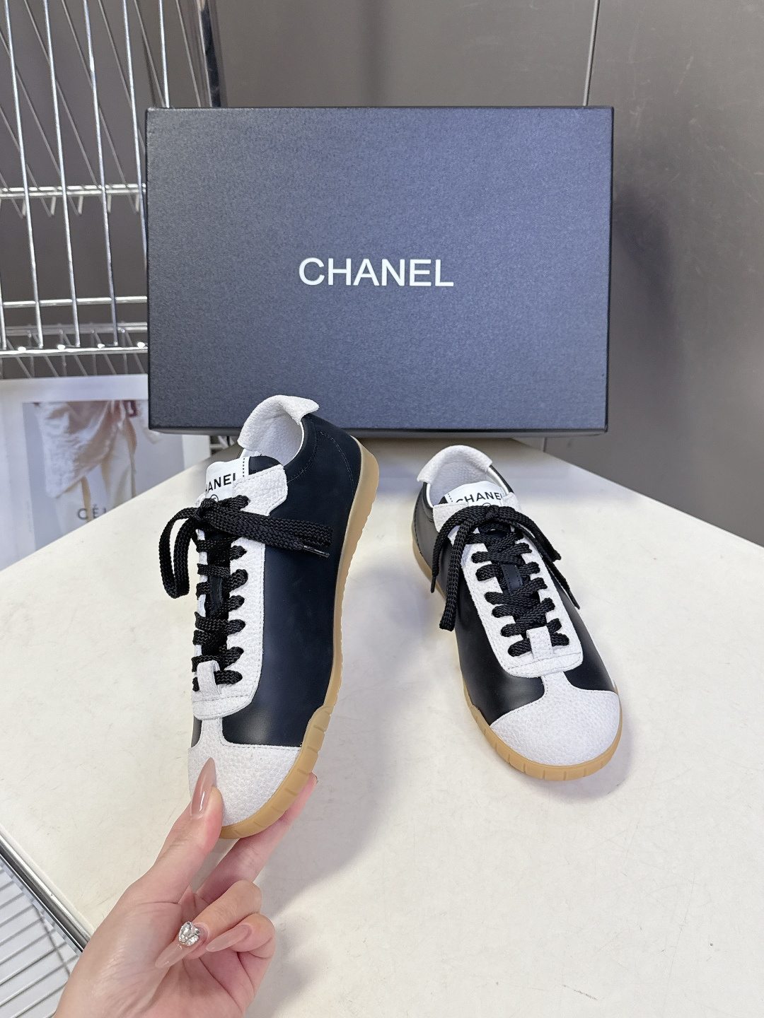 CHANEL香奈儿26P最新春夏款休闲鞋 德训鞋 超多明星时尚博主种草 专柜断货王 一鞋难求 这季新款简