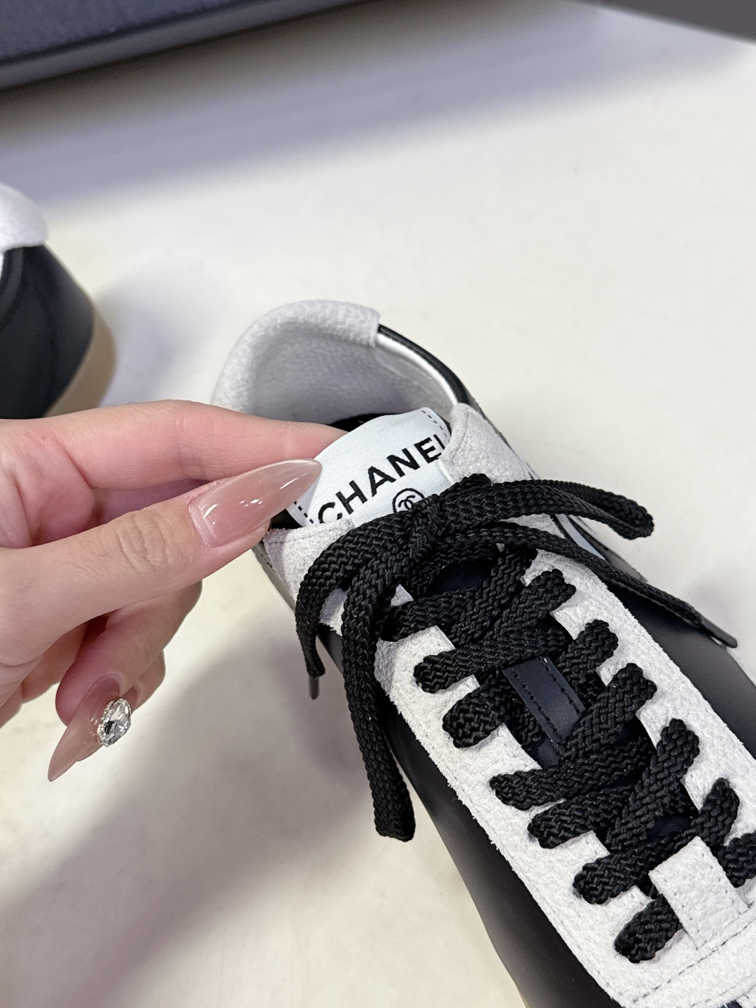 CHANEL香奈儿26P最新春夏款休闲鞋 德训鞋 超多明星时尚博主种草 专柜断货王 一鞋难求 这季新款简