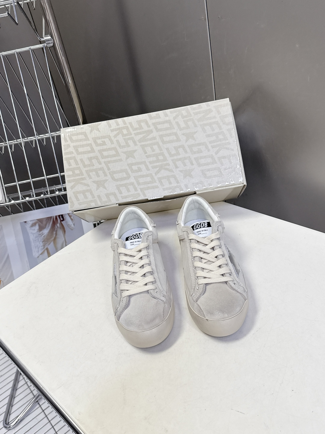 Golden Goose最新款GGDB休闲鞋 德训鞋 超多明星网红种草 就是这么百搭 当下最流行的设计 