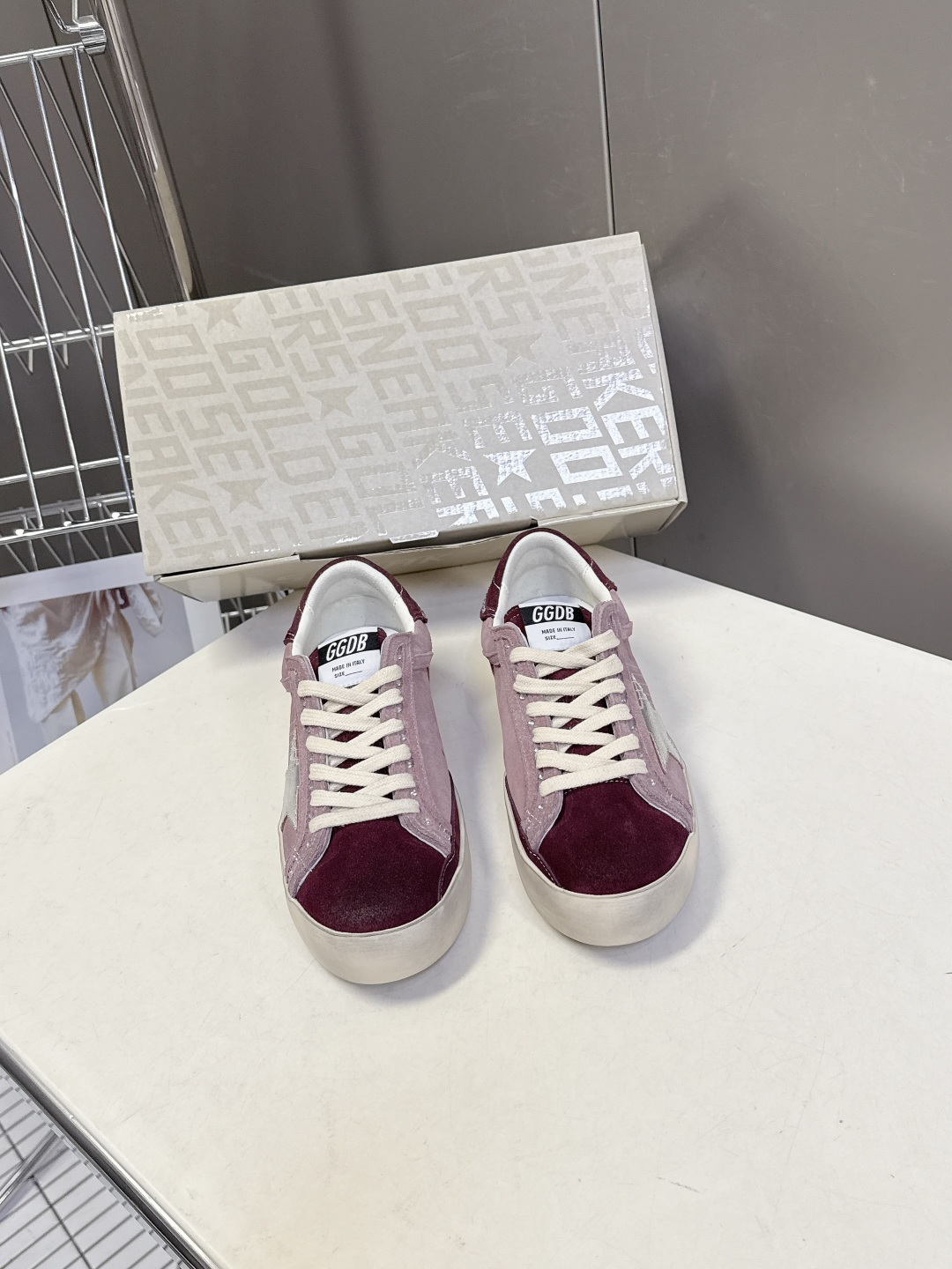 Golden Goose最新款GGDB休闲鞋 德训鞋 超多明星网红种草 就是这么百搭 当下最流行的设计 