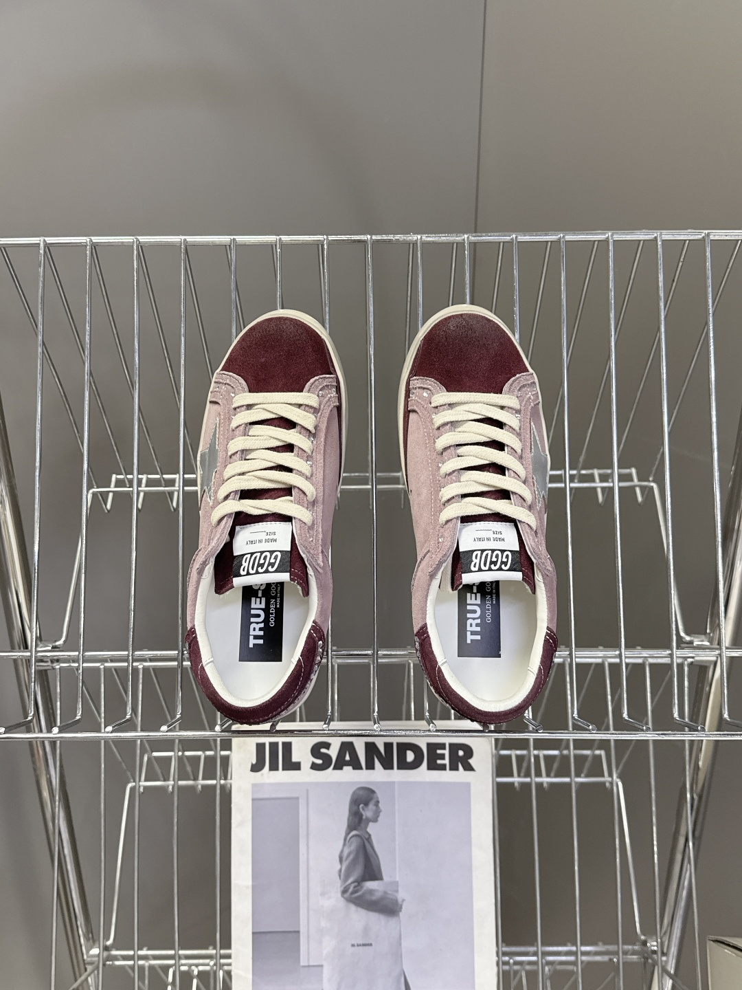 Golden Goose最新款GGDB休闲鞋 德训鞋 超多明星网红种草 就是这么百搭 当下最流行的设计 