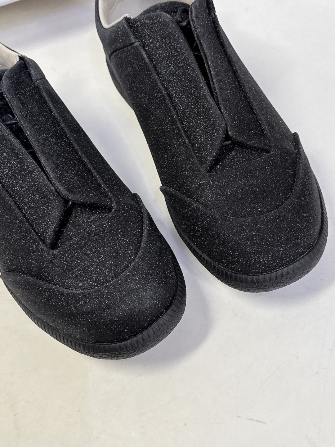 Martin Margiela马吉拉纯Future情侣款 运动鞋 还记得这双引领高端运动鞋潮流的Futu