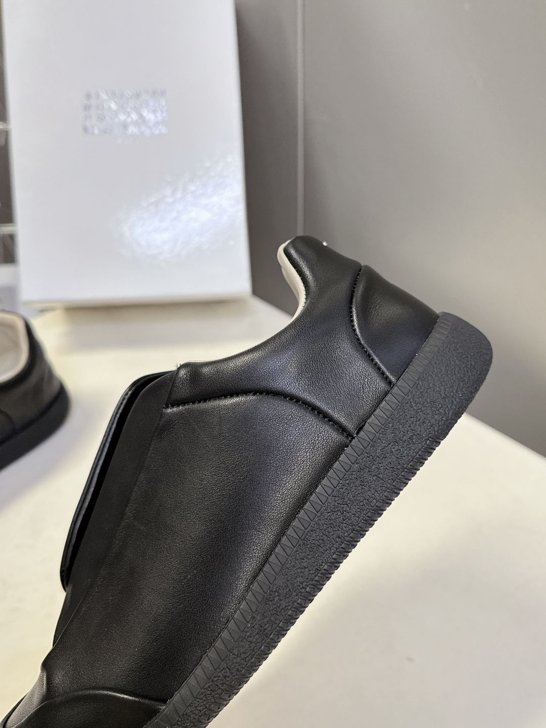 Martin Margiela马吉拉纯Future情侣款 运动鞋 还记得这双引领高端运动鞋潮流的Futu