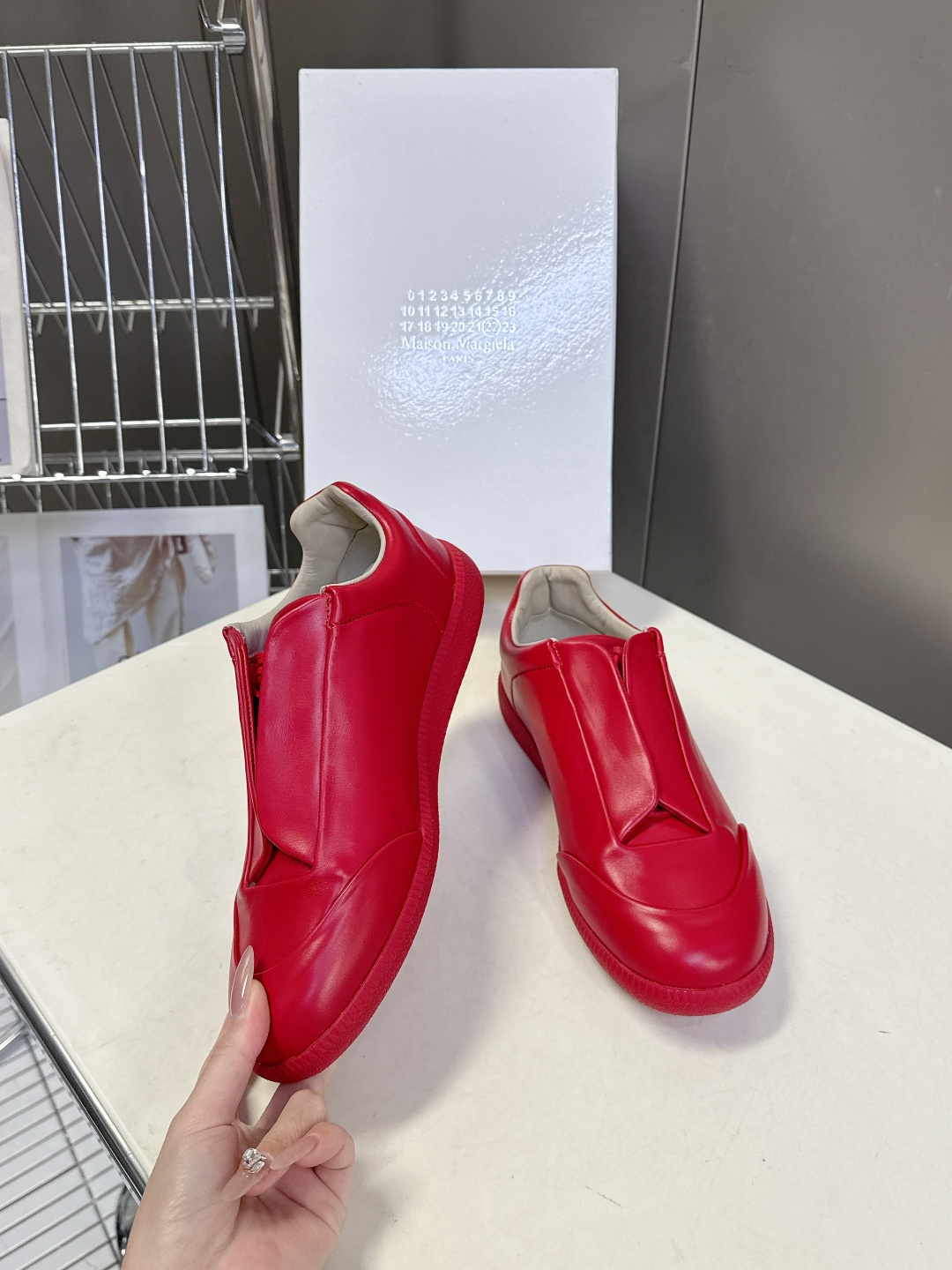 Martin Margiela马吉拉纯Future情侣款 运动鞋 还记得这双引领高端运动鞋潮流的Futu