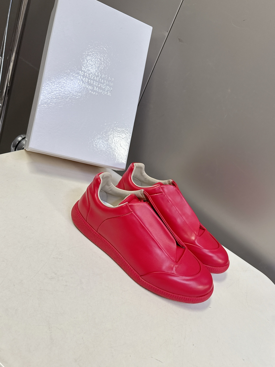 Martin Margiela马吉拉纯Future情侣款 运动鞋 还记得这双引领高端运动鞋潮流的Futu