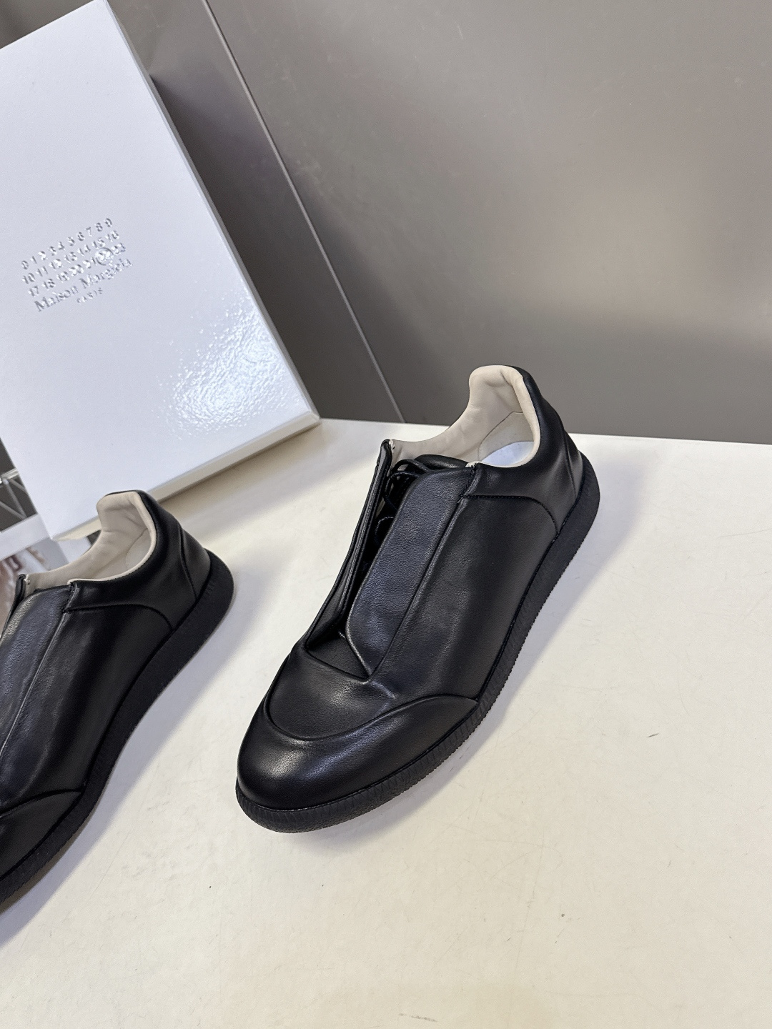 Martin Margiela马吉拉纯Future情侣款 运动鞋 还记得这双引领高端运动鞋潮流的Futu