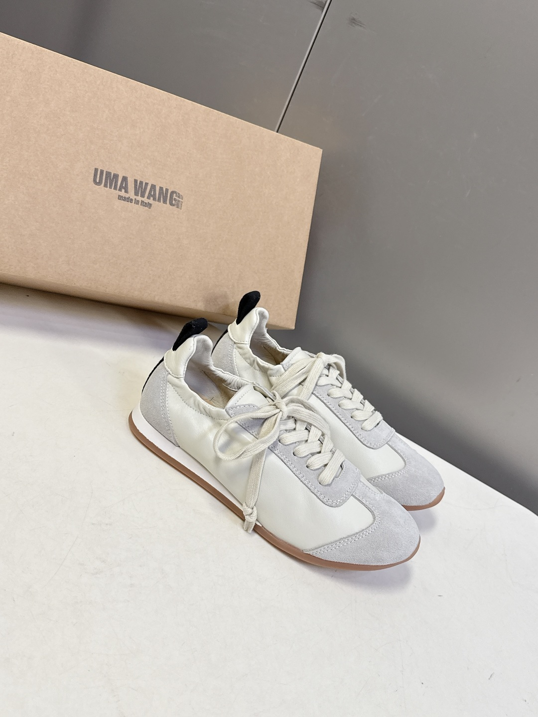 UMA WANG2026春夏最新款复古绑带 德训鞋 休闲鞋超多明星网红种草 内衬为细腻小羊皮，触感亲肤且