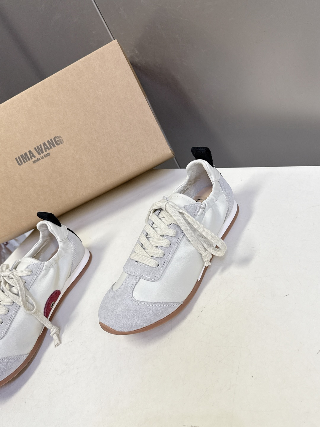 UMA WANG2026春夏最新款复古绑带 德训鞋 休闲鞋超多明星网红种草 内衬为细腻小羊皮，触感亲肤且