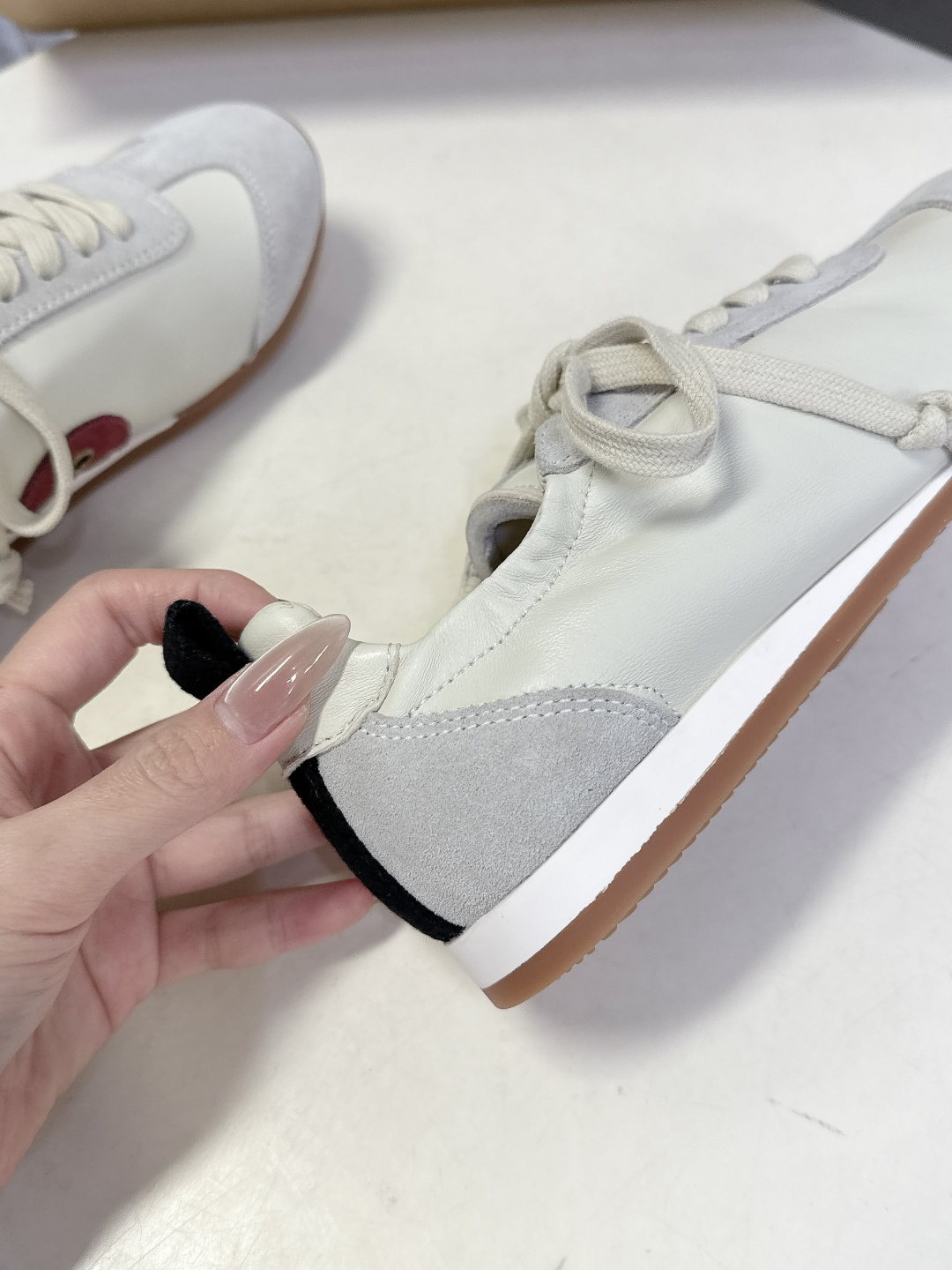 UMA WANG2026春夏最新款复古绑带 德训鞋 休闲鞋超多明星网红种草 内衬为细腻小羊皮，触感亲肤且