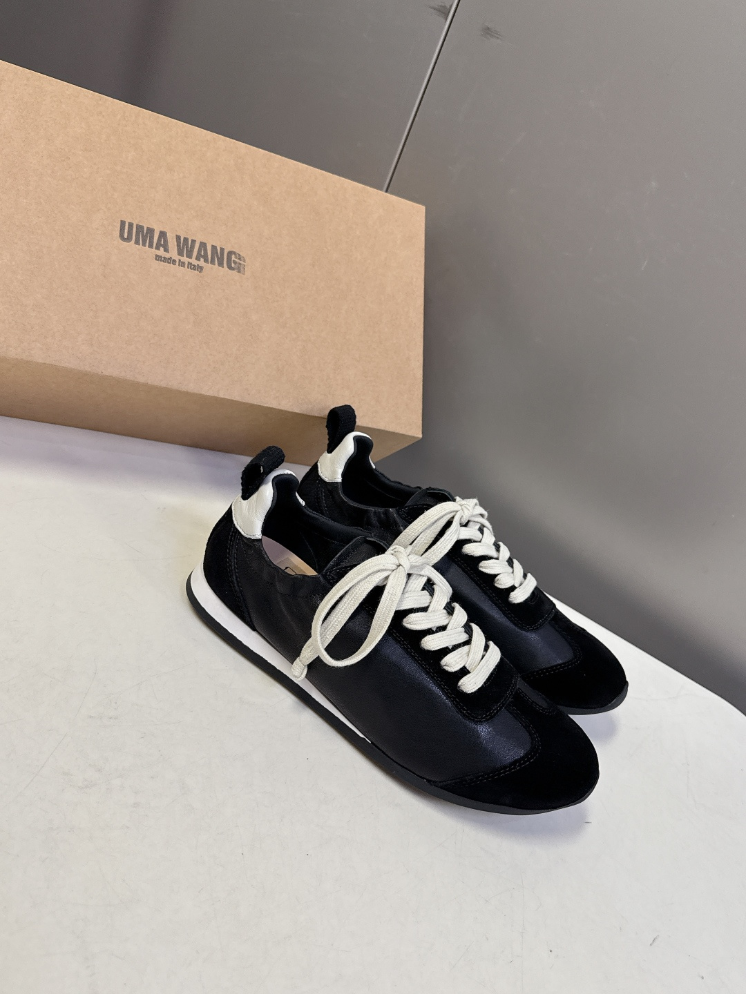 UMA WANG2026春夏最新款复古绑带 德训鞋 休闲鞋超多明星网红种草 内衬为细腻小羊皮，触感亲肤且