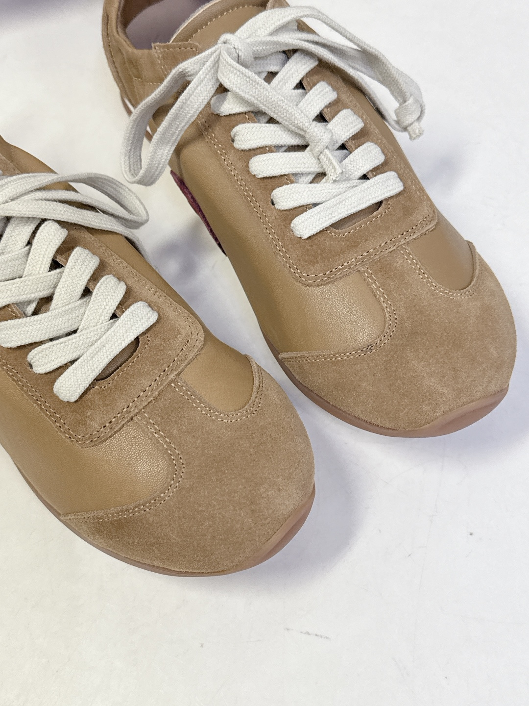 UMA WANG2026春夏最新款复古绑带 德训鞋 休闲鞋超多明星网红种草 内衬为细腻小羊皮，触感亲肤且