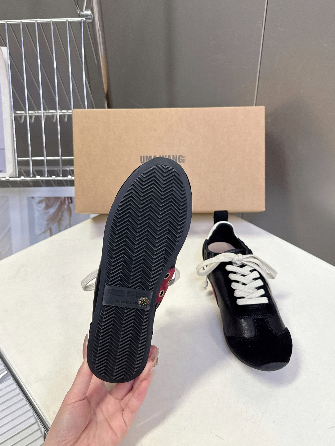 UMA WANG2026春夏最新款复古绑带 德训鞋 休闲鞋超多明星网红种草 内衬为细腻小羊皮，触感亲肤且