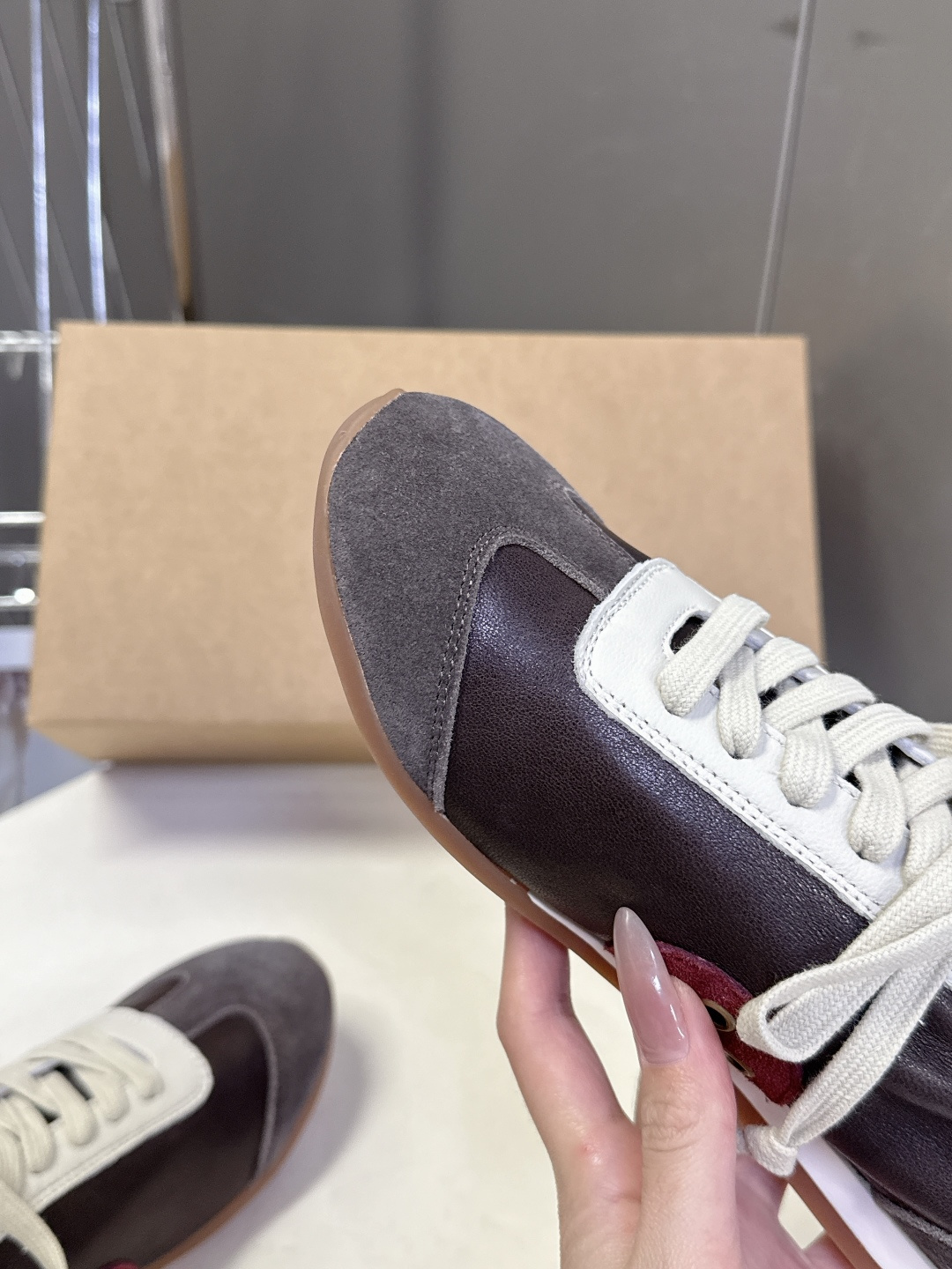 UMA WANG2026春夏最新款复古绑带 德训鞋 休闲鞋超多明星网红种草 内衬为细腻小羊皮，触感亲肤且