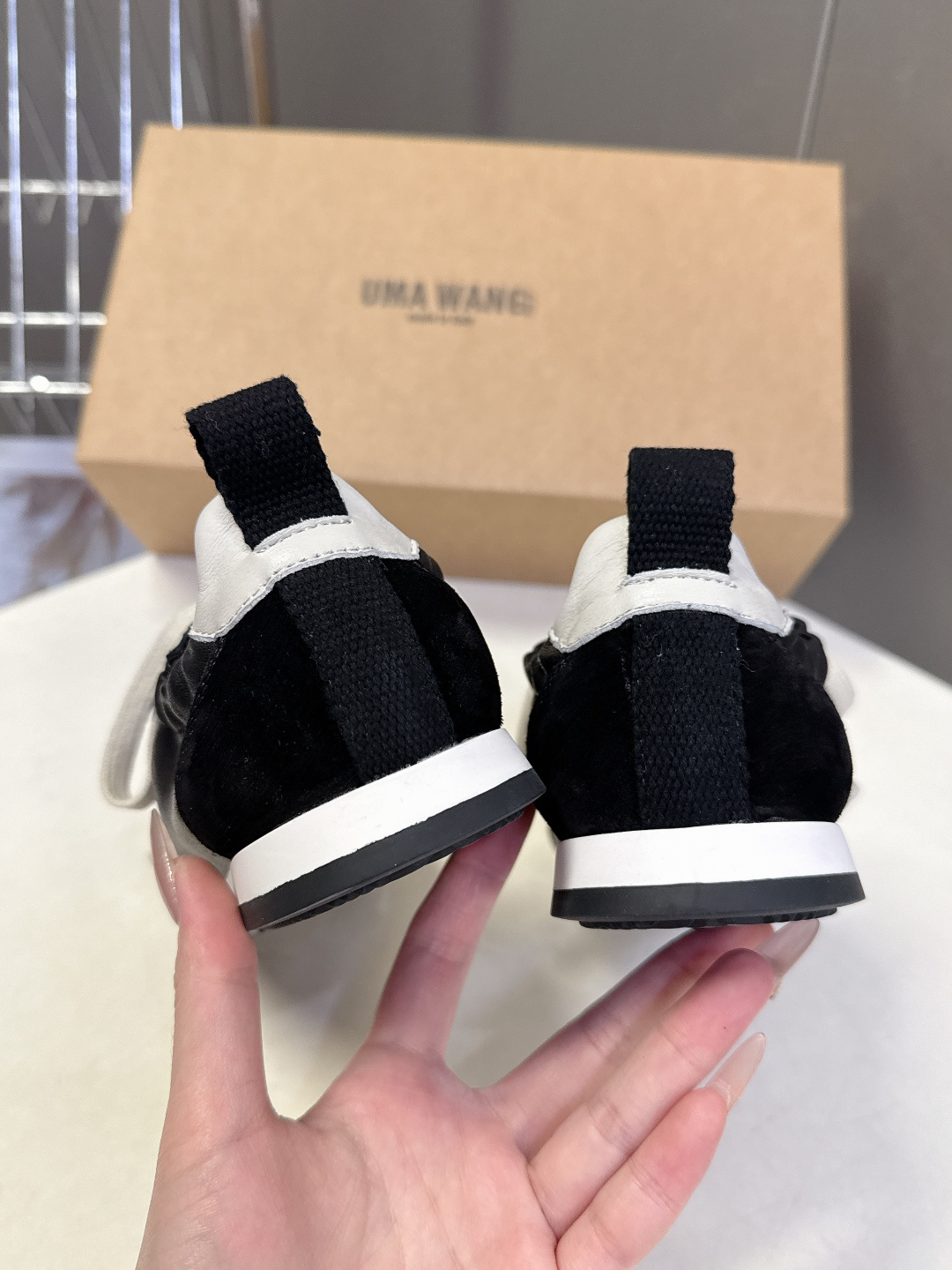 UMA WANG2026春夏最新款复古绑带 德训鞋 休闲鞋超多明星网红种草 内衬为细腻小羊皮，触感亲肤且