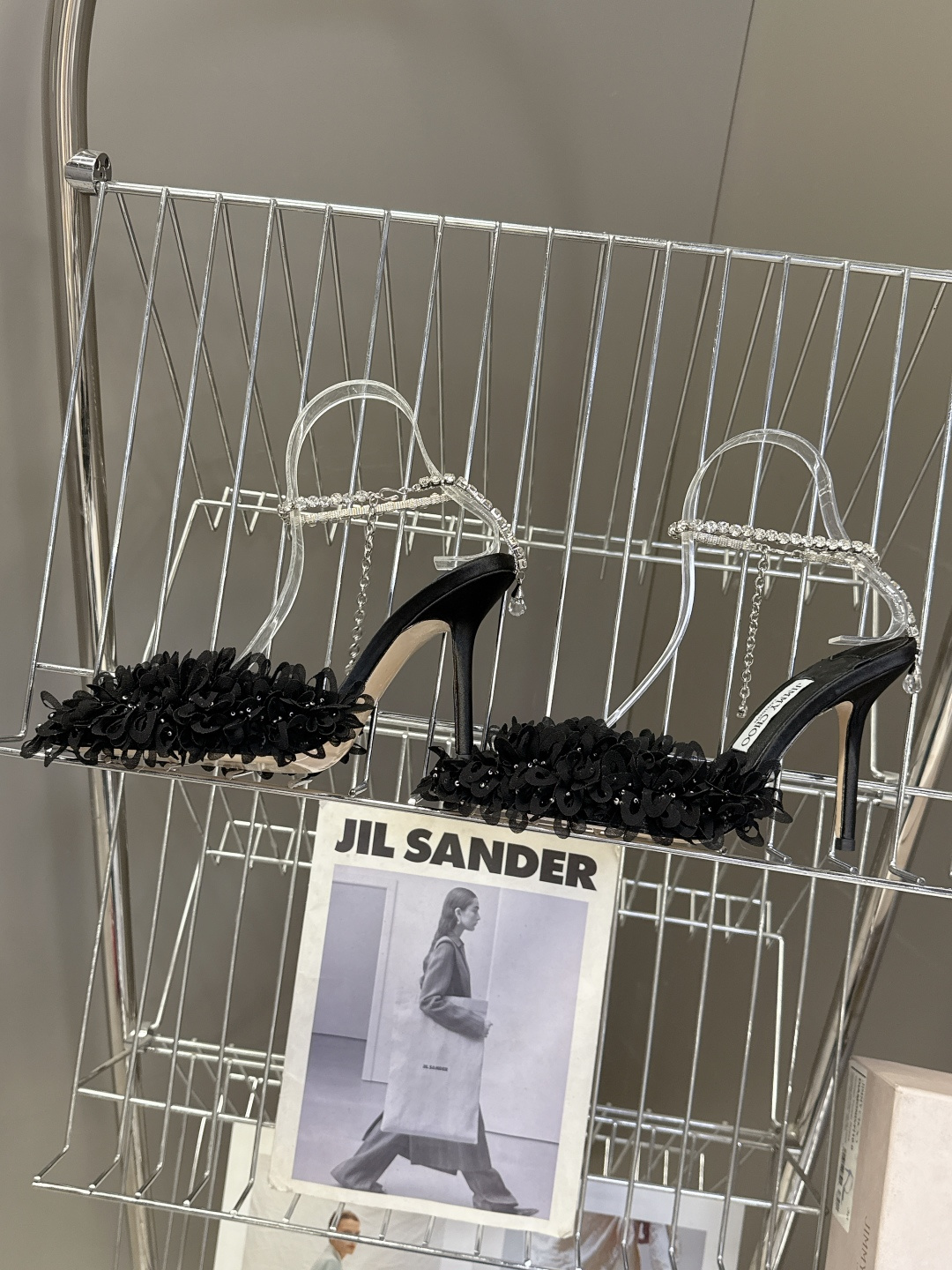 Jimmy Choo吉米周2026春夏最新款水钻链条花瓣高跟凉鞋 这双JC高跟凉鞋堪称红毯级心动单品 立