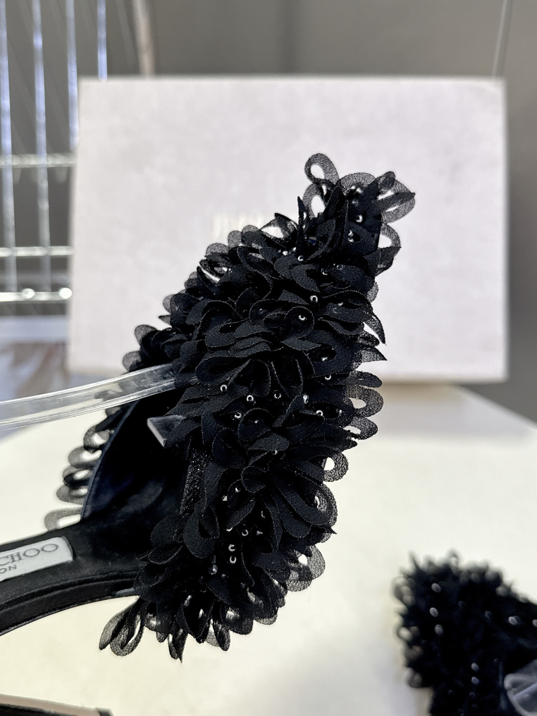 Jimmy Choo吉米周2026春夏最新款水钻链条花瓣高跟凉鞋 这双JC高跟凉鞋堪称红毯级心动单品 立