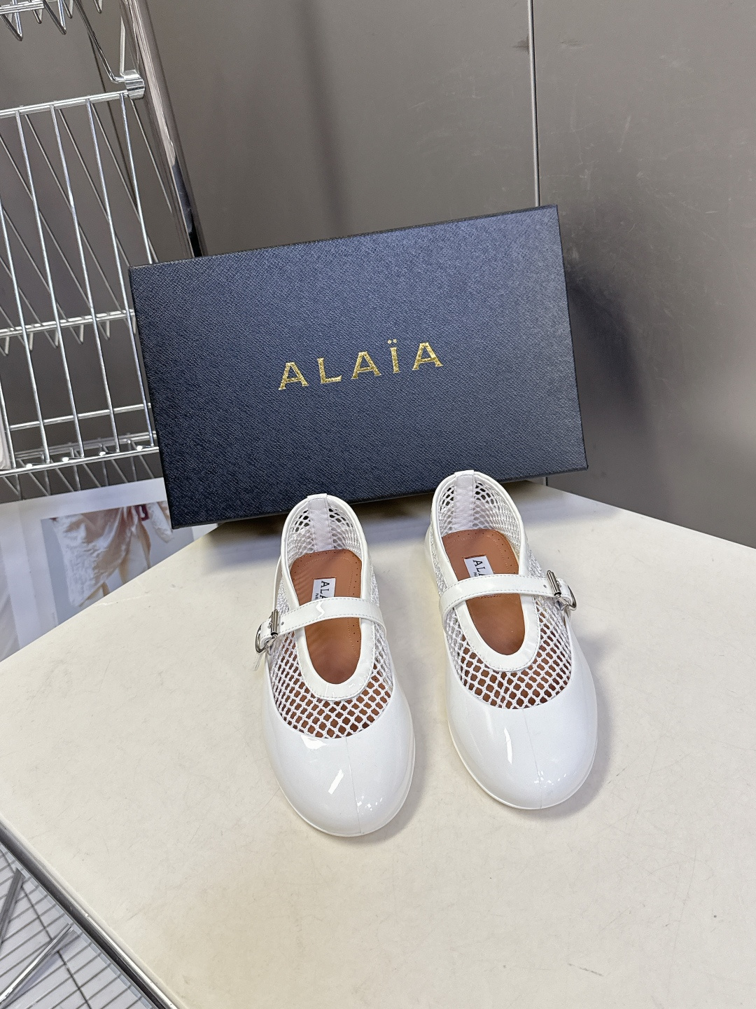 ALAIA 阿莱亚2026春夏最新款鱼网包头凉鞋 芭蕾舞平底跳舞鞋ALAIA品牌源自其创始人，Azzed