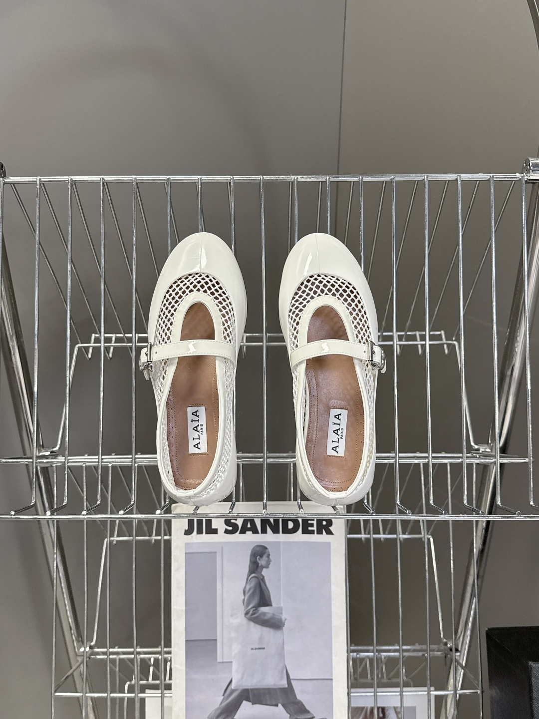 ALAIA 阿莱亚2026春夏最新款鱼网包头凉鞋 芭蕾舞平底跳舞鞋ALAIA品牌源自其创始人，Azzed