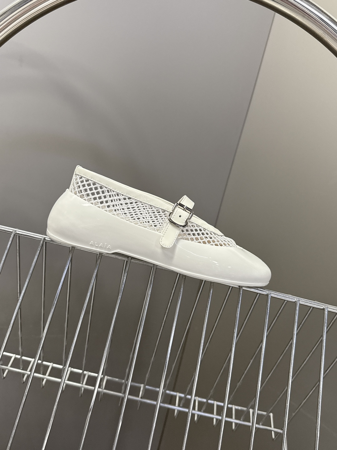 ALAIA 阿莱亚2026春夏最新款鱼网包头凉鞋 芭蕾舞平底跳舞鞋ALAIA品牌源自其创始人，Azzed