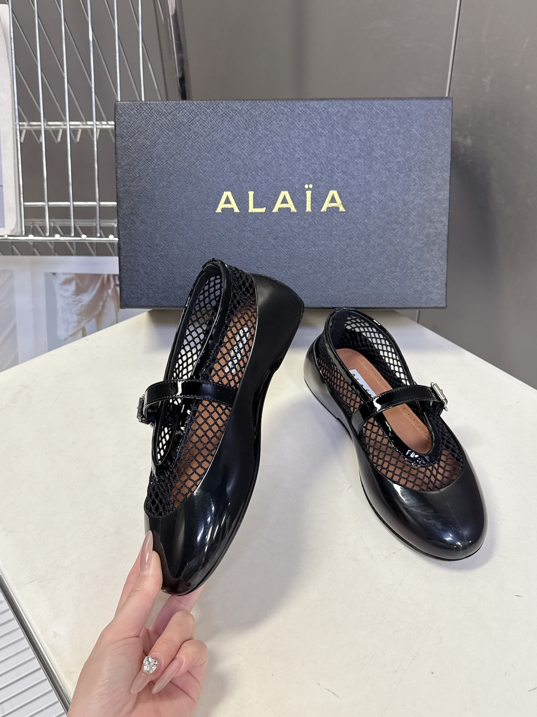 ALAIA 阿莱亚2026春夏最新款鱼网包头凉鞋 芭蕾舞平底跳舞鞋ALAIA品牌源自其创始人，Azzed