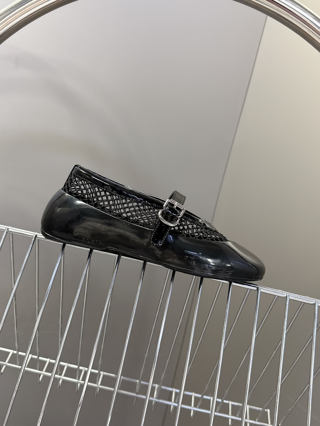 ALAIA 阿莱亚2026春夏最新款鱼网包头凉鞋 芭蕾舞平底跳舞鞋ALAIA品牌源自其创始人，Azzed
