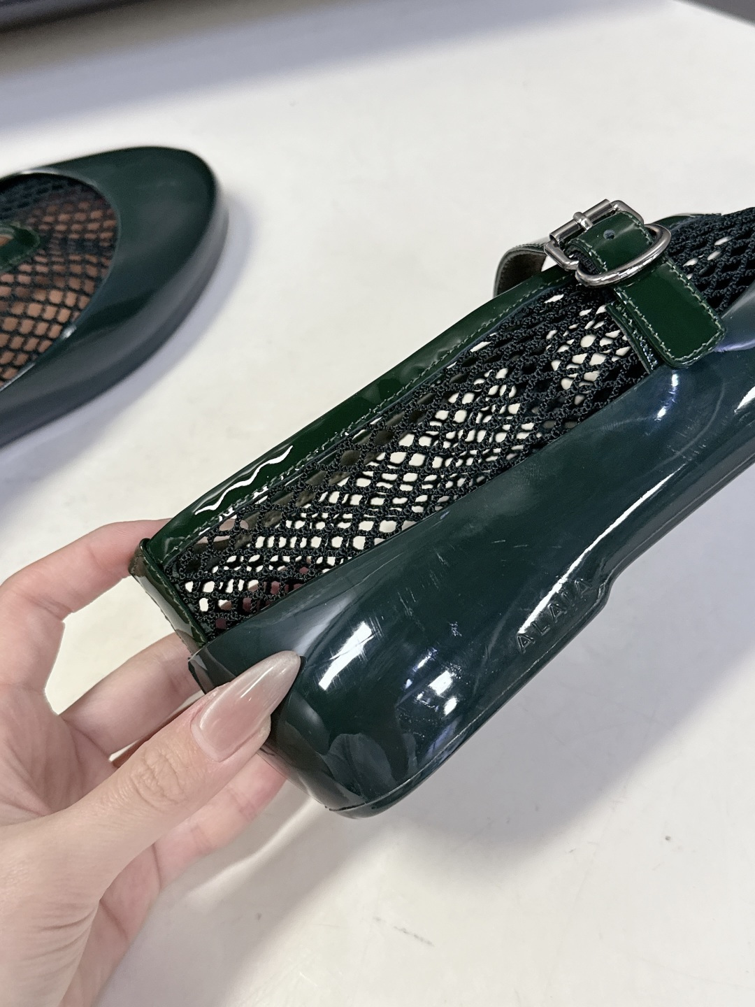 ALAIA 阿莱亚2026春夏最新款鱼网包头凉鞋 芭蕾舞平底跳舞鞋ALAIA品牌源自其创始人，Azzed