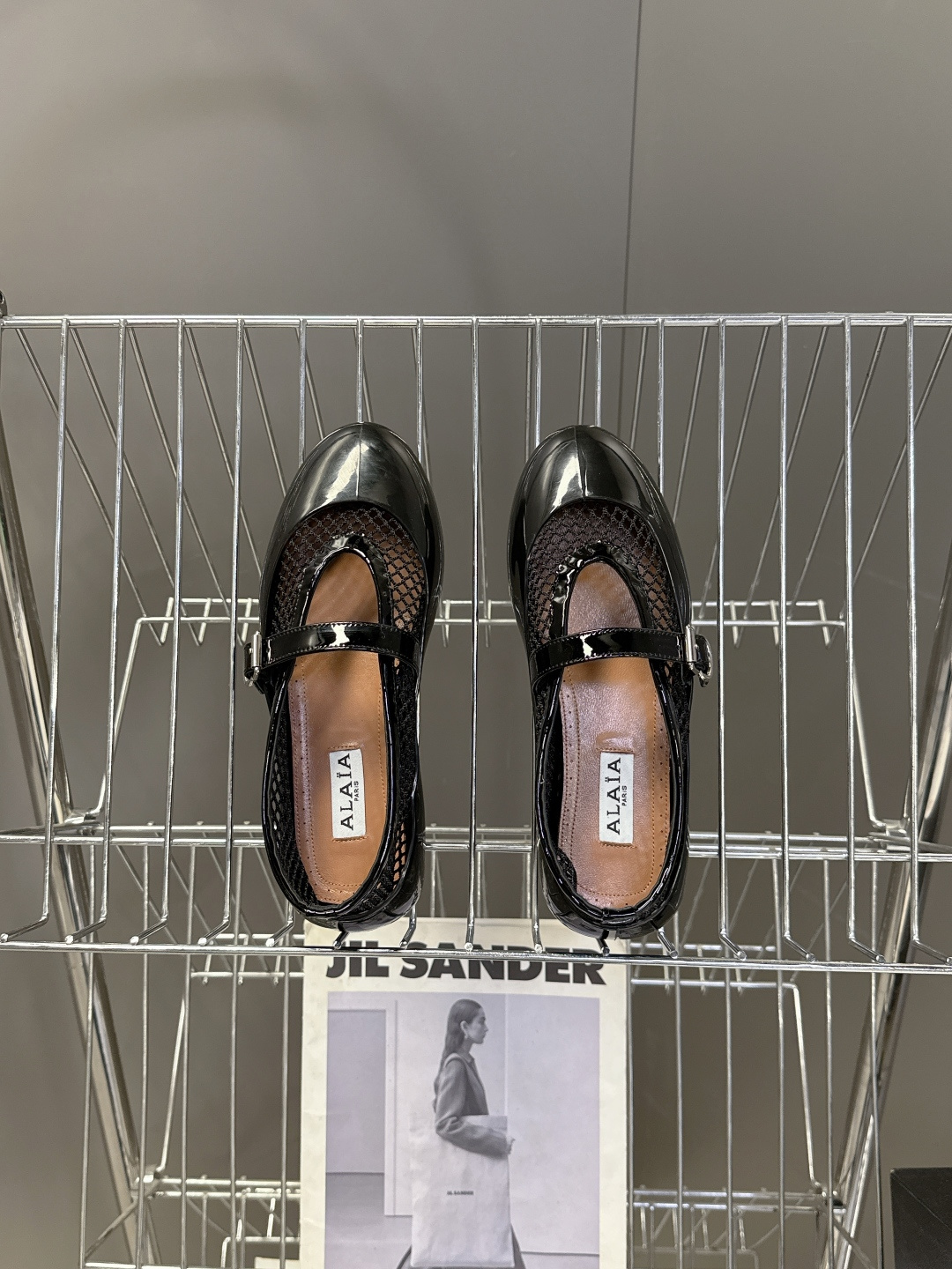 ALAIA 阿莱亚2026春夏最新款鱼网包头凉鞋 芭蕾舞平底跳舞鞋ALAIA品牌源自其创始人，Azzed