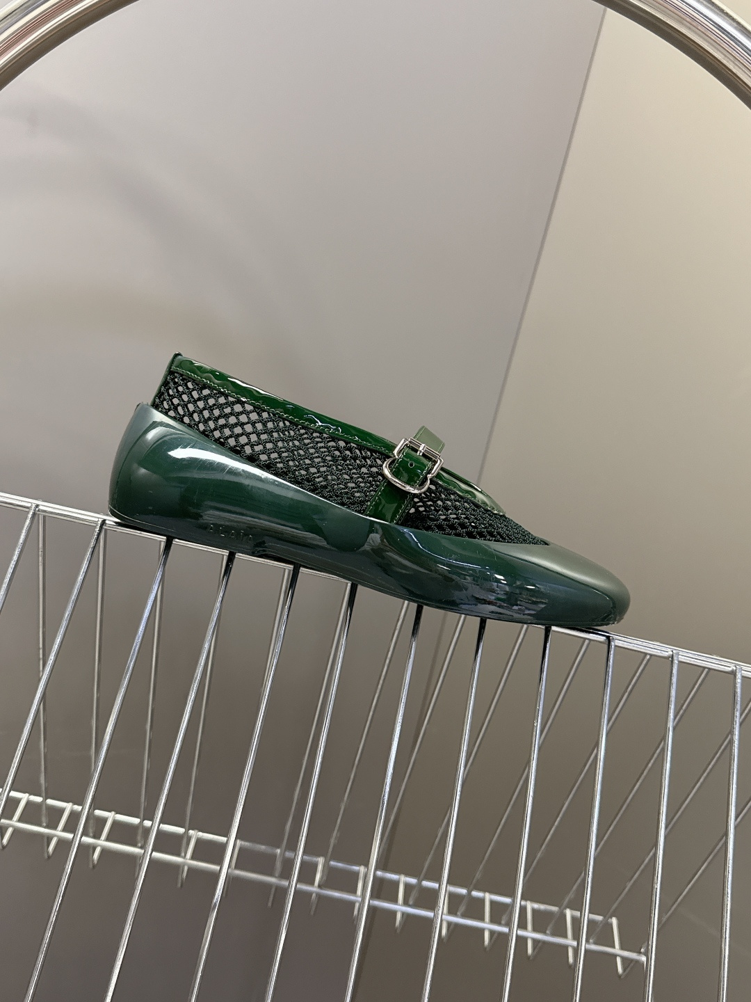 ALAIA 阿莱亚2026春夏最新款鱼网包头凉鞋 芭蕾舞平底跳舞鞋ALAIA品牌源自其创始人，Azzed