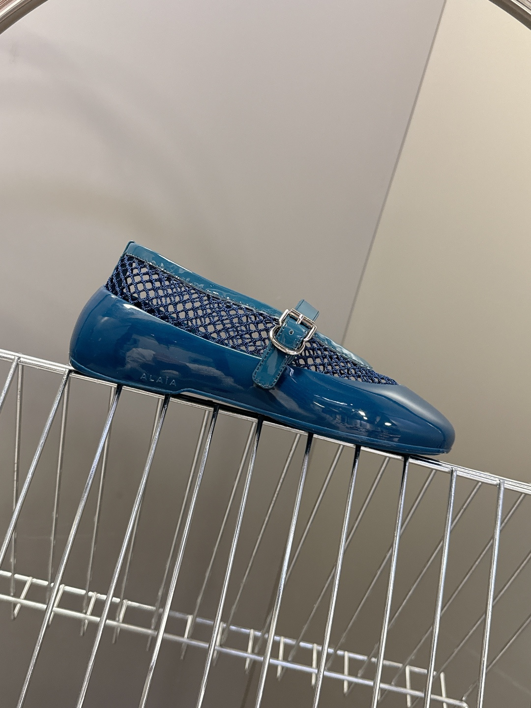 ALAIA 阿莱亚2026春夏最新款鱼网包头凉鞋 芭蕾舞平底跳舞鞋ALAIA品牌源自其创始人，Azzed