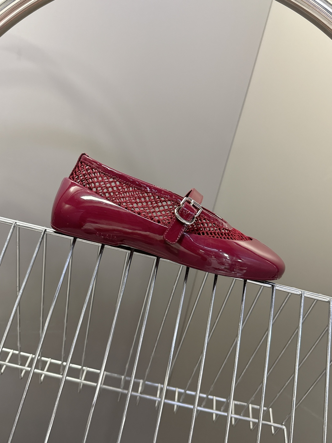 ALAIA 阿莱亚2026春夏最新款鱼网包头凉鞋 芭蕾舞平底跳舞鞋ALAIA品牌源自其创始人，Azzed