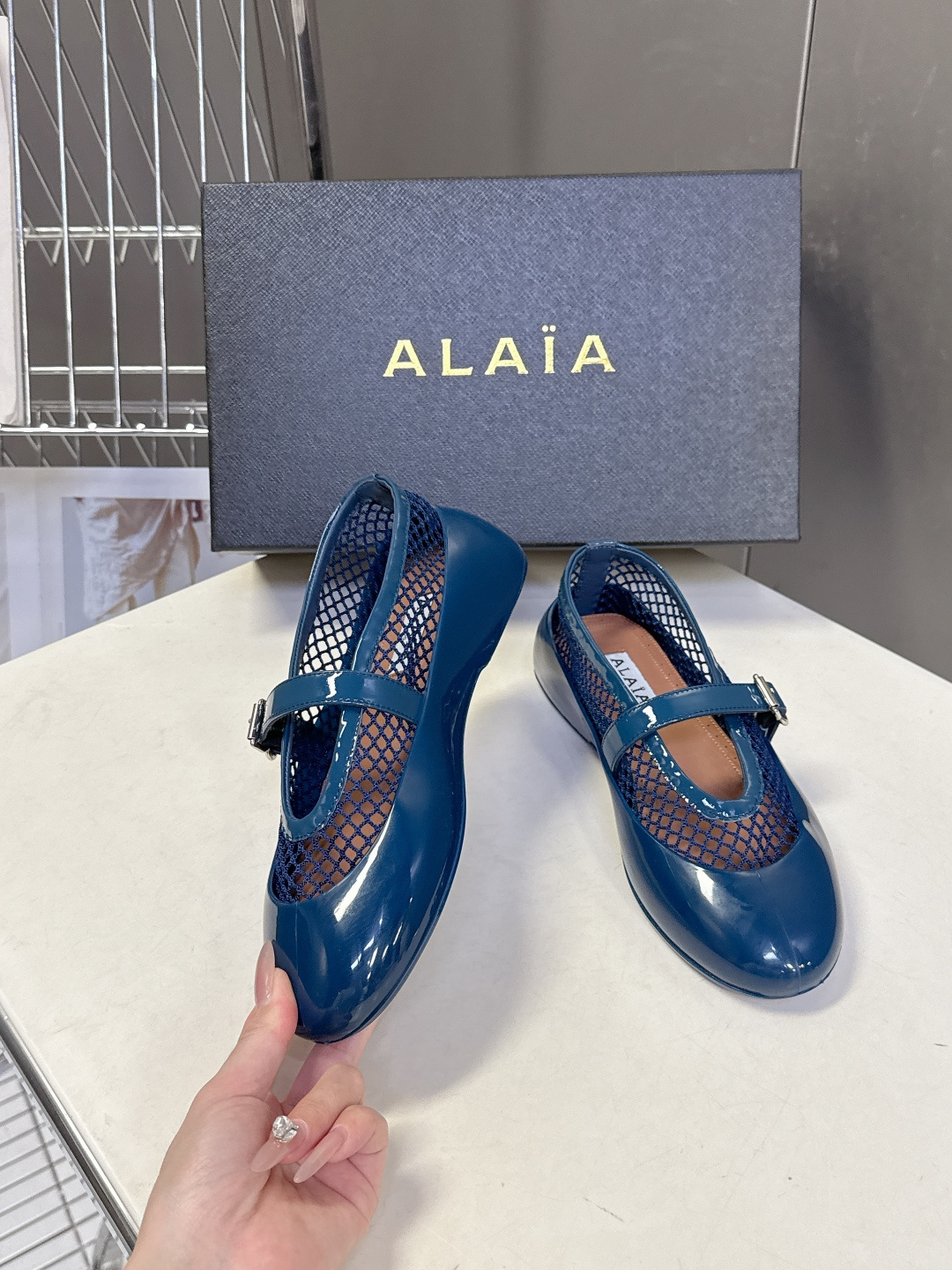 ALAIA 阿莱亚2026春夏最新款鱼网包头凉鞋 芭蕾舞平底跳舞鞋ALAIA品牌源自其创始人，Azzed