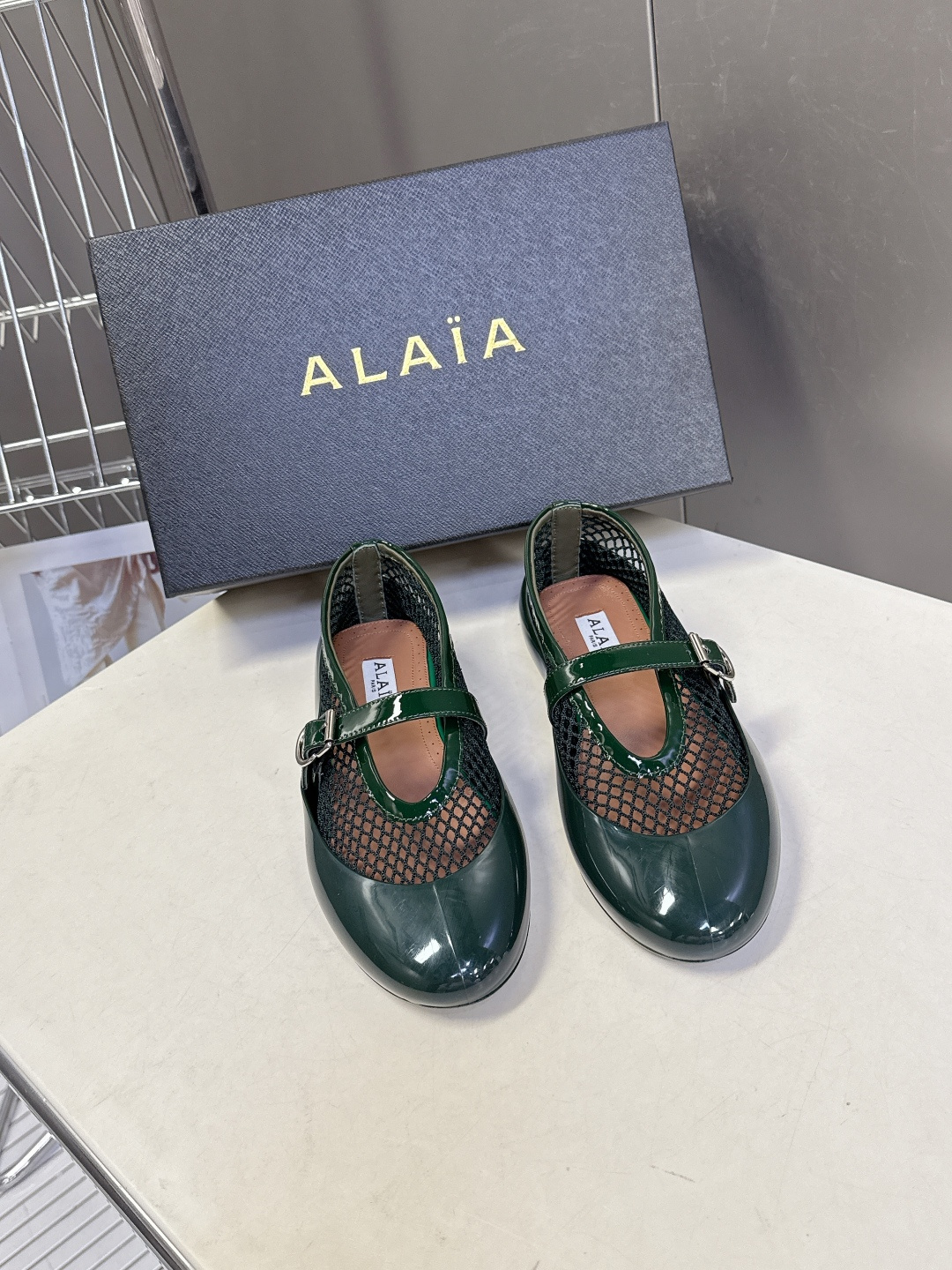 ALAIA 阿莱亚2026春夏最新款鱼网包头凉鞋 芭蕾舞平底跳舞鞋ALAIA品牌源自其创始人，Azzed