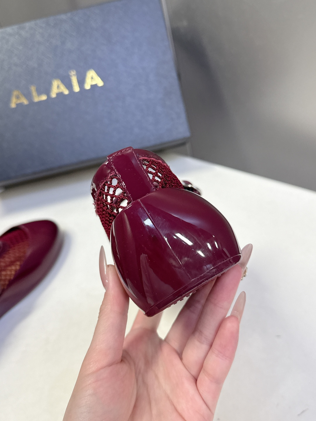 ALAIA 阿莱亚2026春夏最新款鱼网包头凉鞋 芭蕾舞平底跳舞鞋ALAIA品牌源自其创始人，Azzed