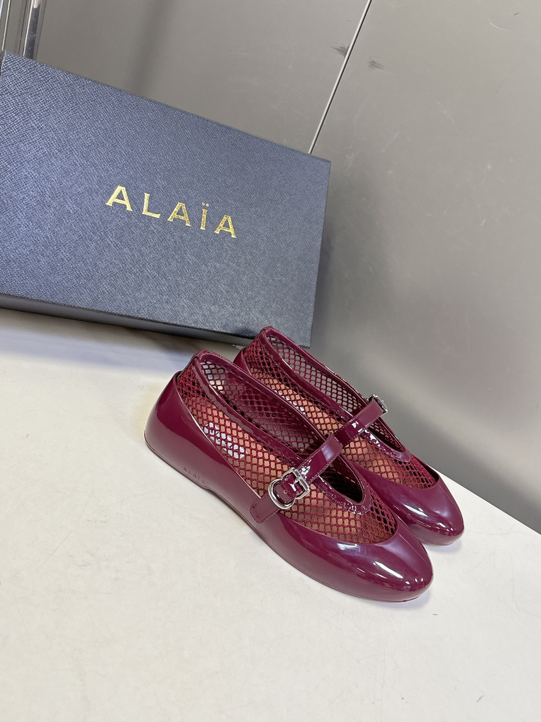 ALAIA 阿莱亚2026春夏最新款鱼网包头凉鞋 芭蕾舞平底跳舞鞋ALAIA品牌源自其创始人，Azzed