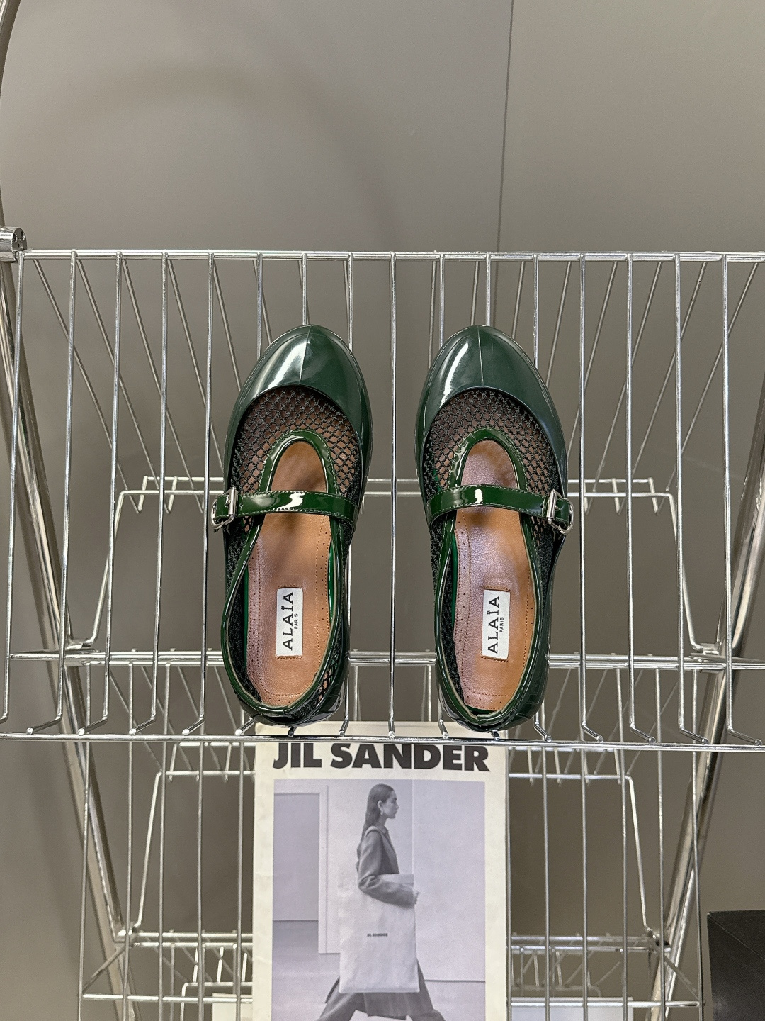 ALAIA 阿莱亚2026春夏最新款鱼网包头凉鞋 芭蕾舞平底跳舞鞋ALAIA品牌源自其创始人，Azzed