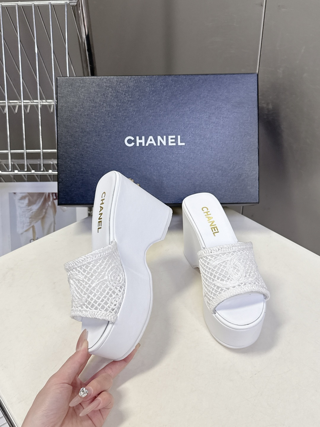 CHANEL香奈儿春夏最新走秀款厚底凉鞋小红书力推款 超多明星网红种草 怎么搭配都好看 时髦精必备 香奈