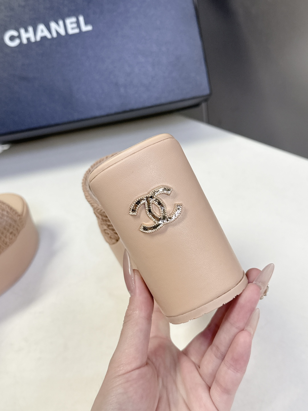 CHANEL香奈儿春夏最新走秀款厚底凉鞋小红书力推款 超多明星网红种草 怎么搭配都好看 时髦精必备 香奈