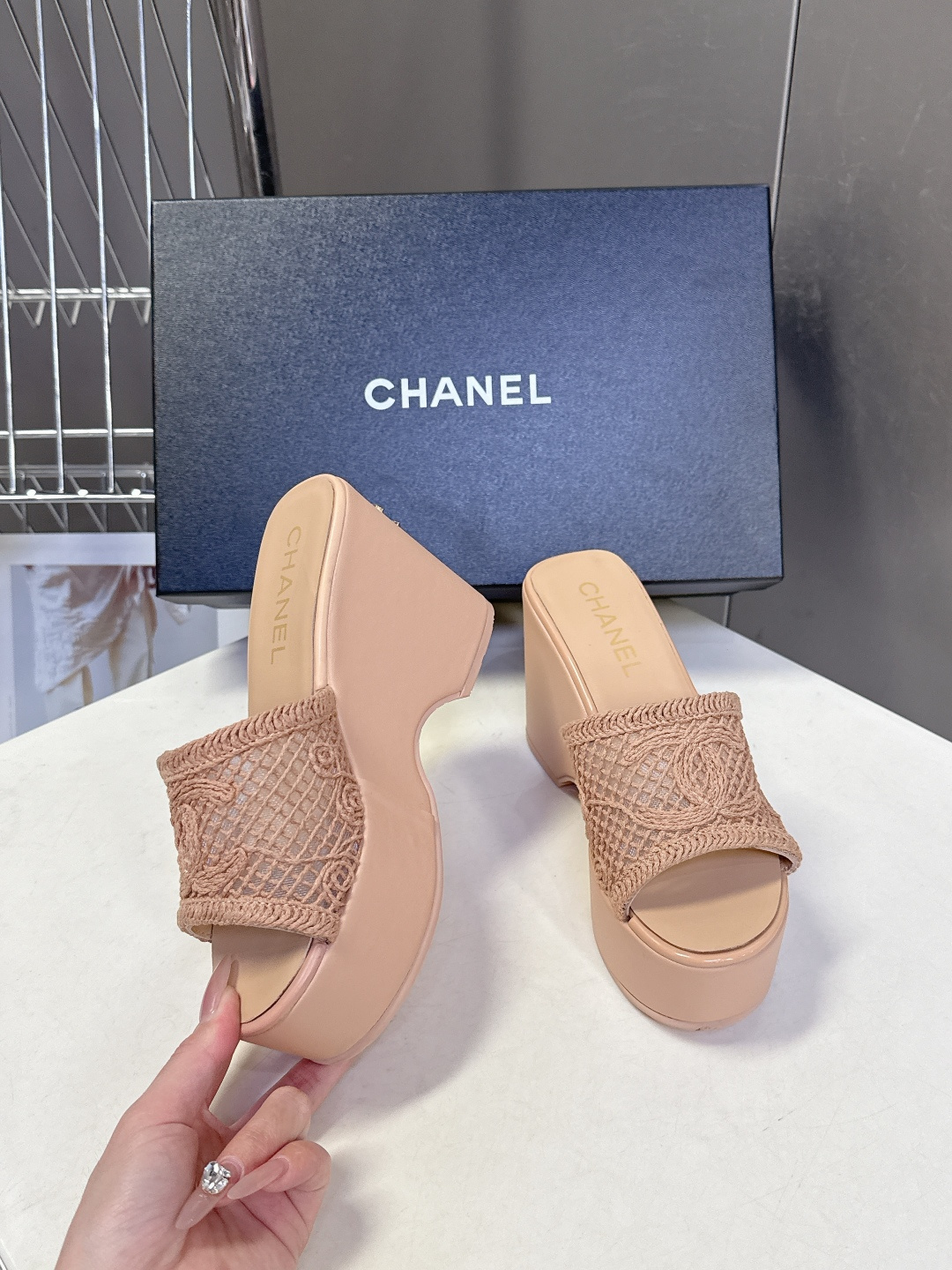 CHANEL香奈儿春夏最新走秀款厚底凉鞋小红书力推款 超多明星网红种草 怎么搭配都好看 时髦精必备 香奈