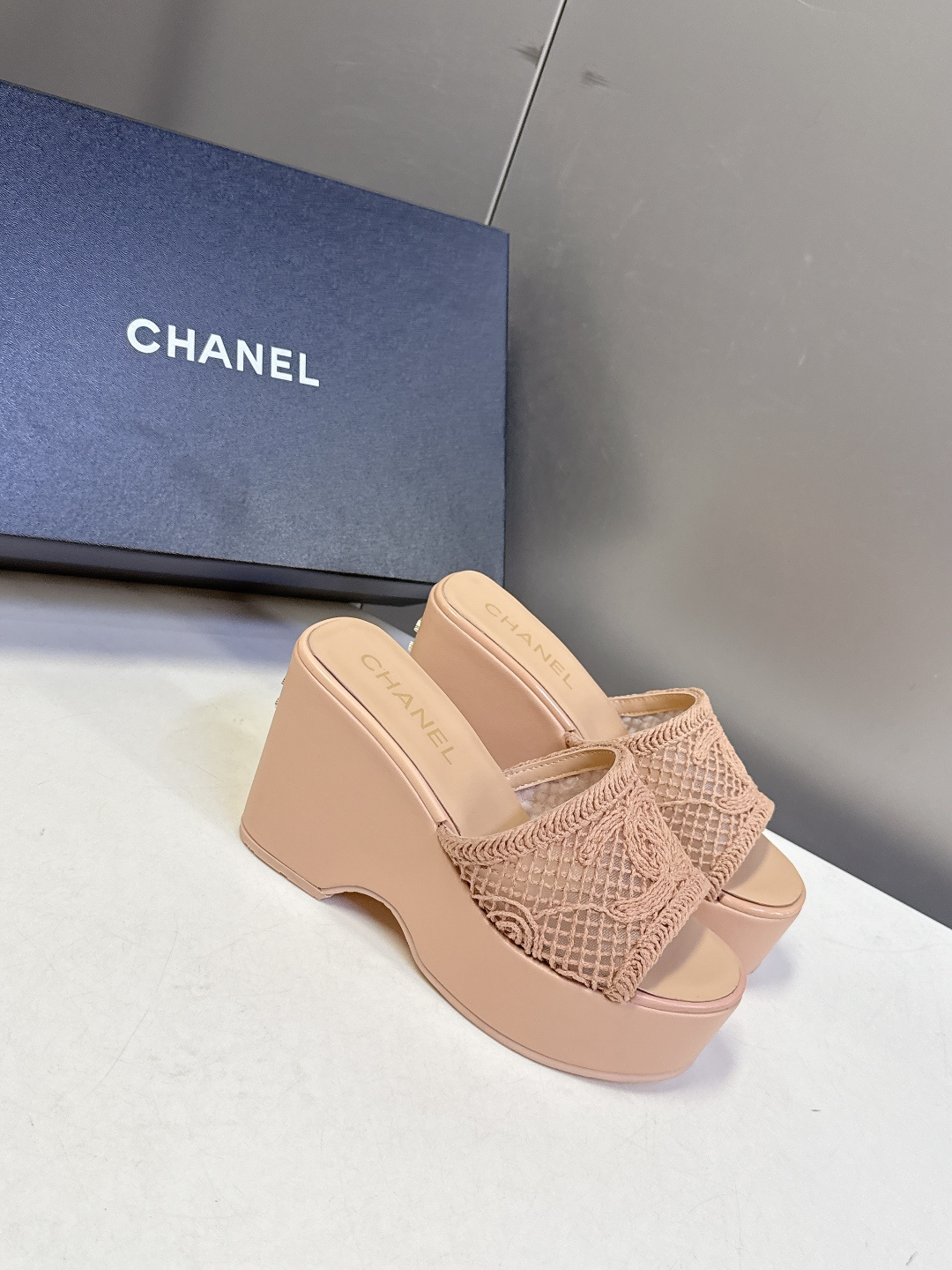 CHANEL香奈儿春夏最新走秀款厚底凉鞋小红书力推款 超多明星网红种草 怎么搭配都好看 时髦精必备 香奈