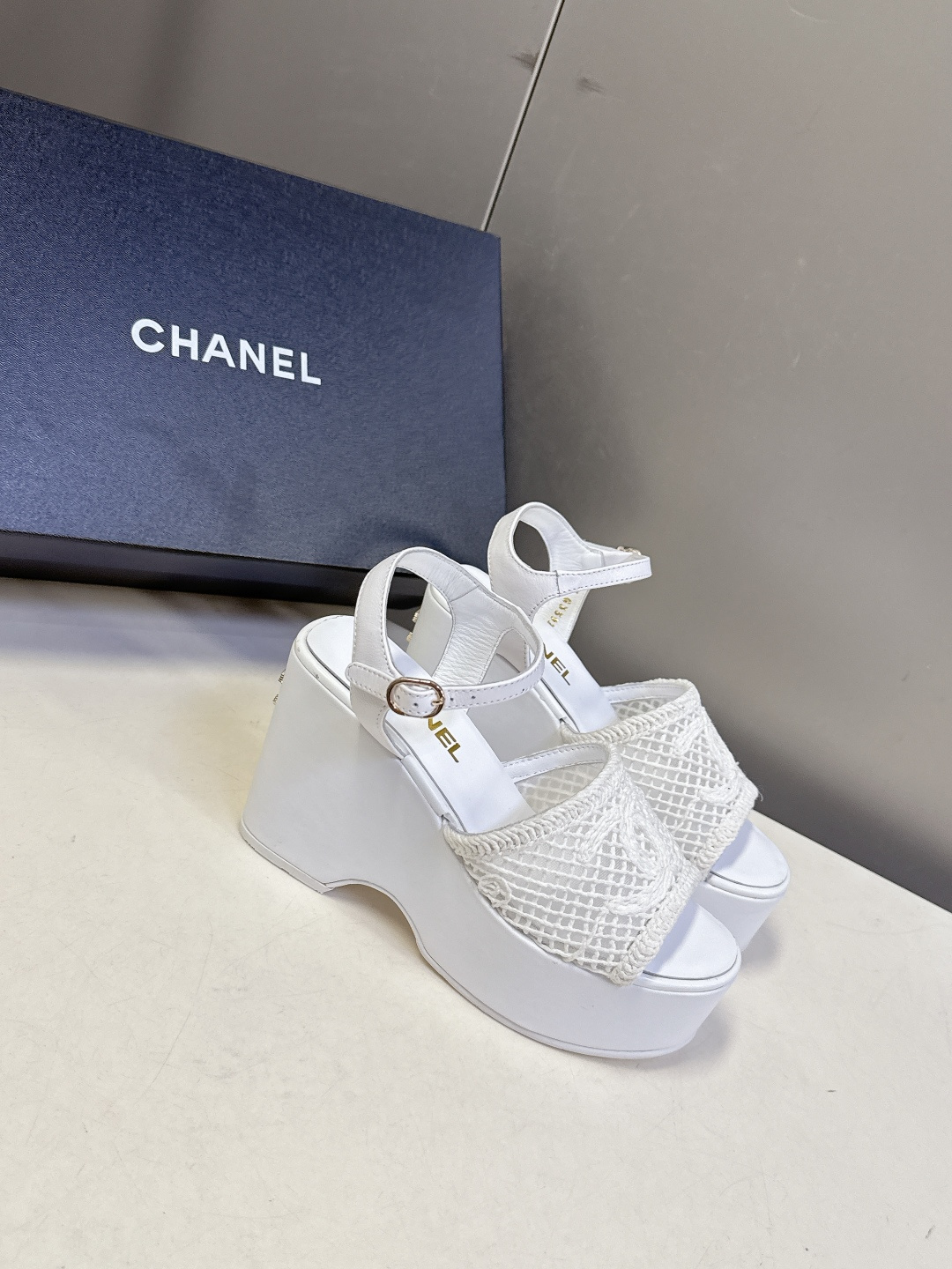 CHANEL香奈儿春夏最新走秀款厚底凉鞋小红书力推款 超多明星网红种草 怎么搭配都好看 时髦精必备 香奈