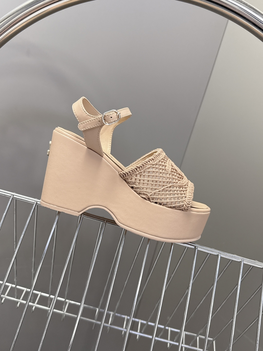 CHANEL香奈儿春夏最新走秀款厚底凉鞋小红书力推款 超多明星网红种草 怎么搭配都好看 时髦精必备 香奈