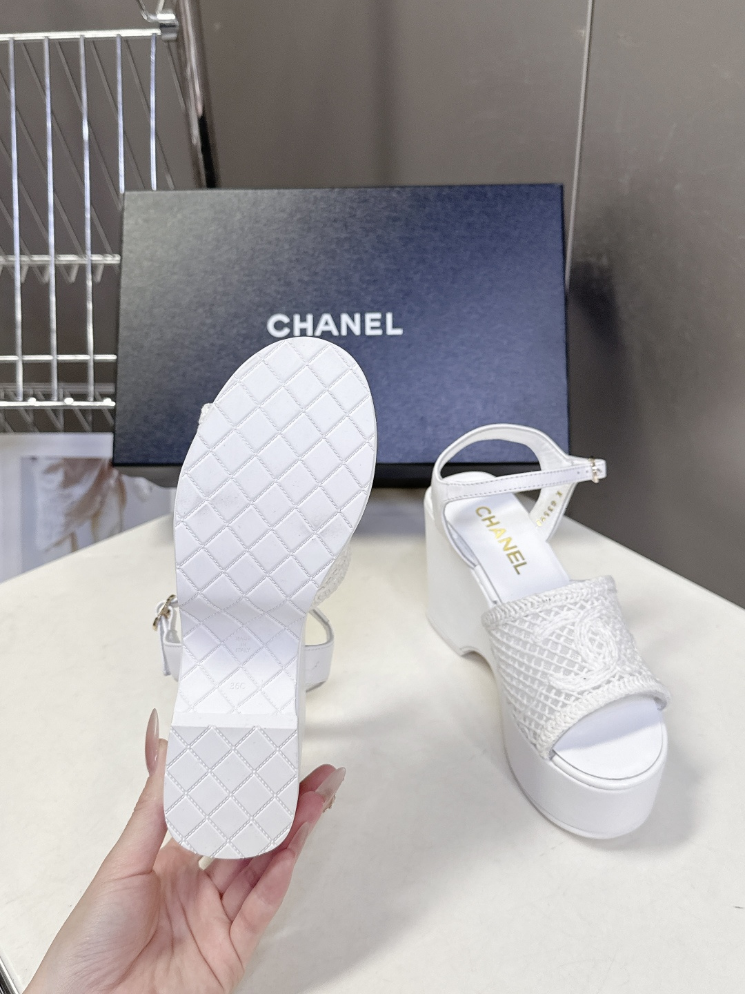 CHANEL香奈儿春夏最新走秀款厚底凉鞋小红书力推款 超多明星网红种草 怎么搭配都好看 时髦精必备 香奈